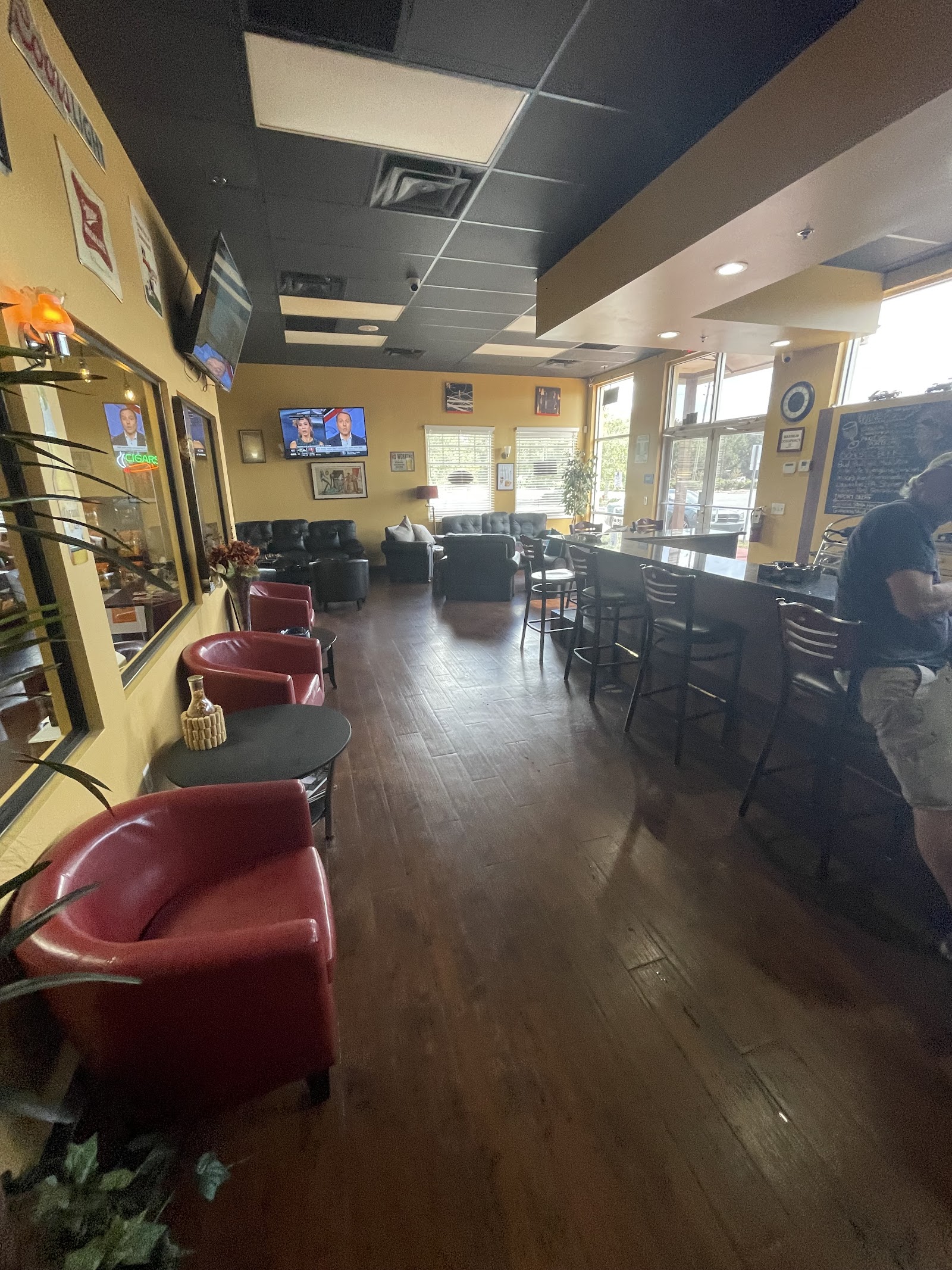 Escape Cigar Lounge, LLC photo 6
