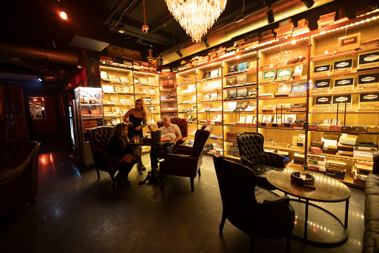 Espanola Cigar Bar & Lounge