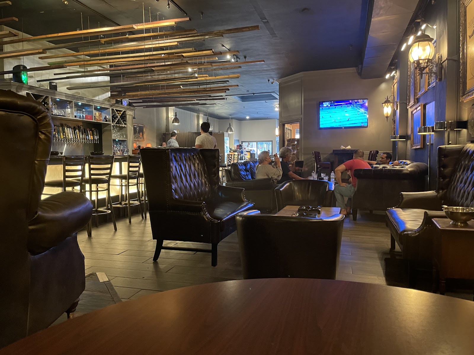Executive Cigar Shop & Lounge photo 3