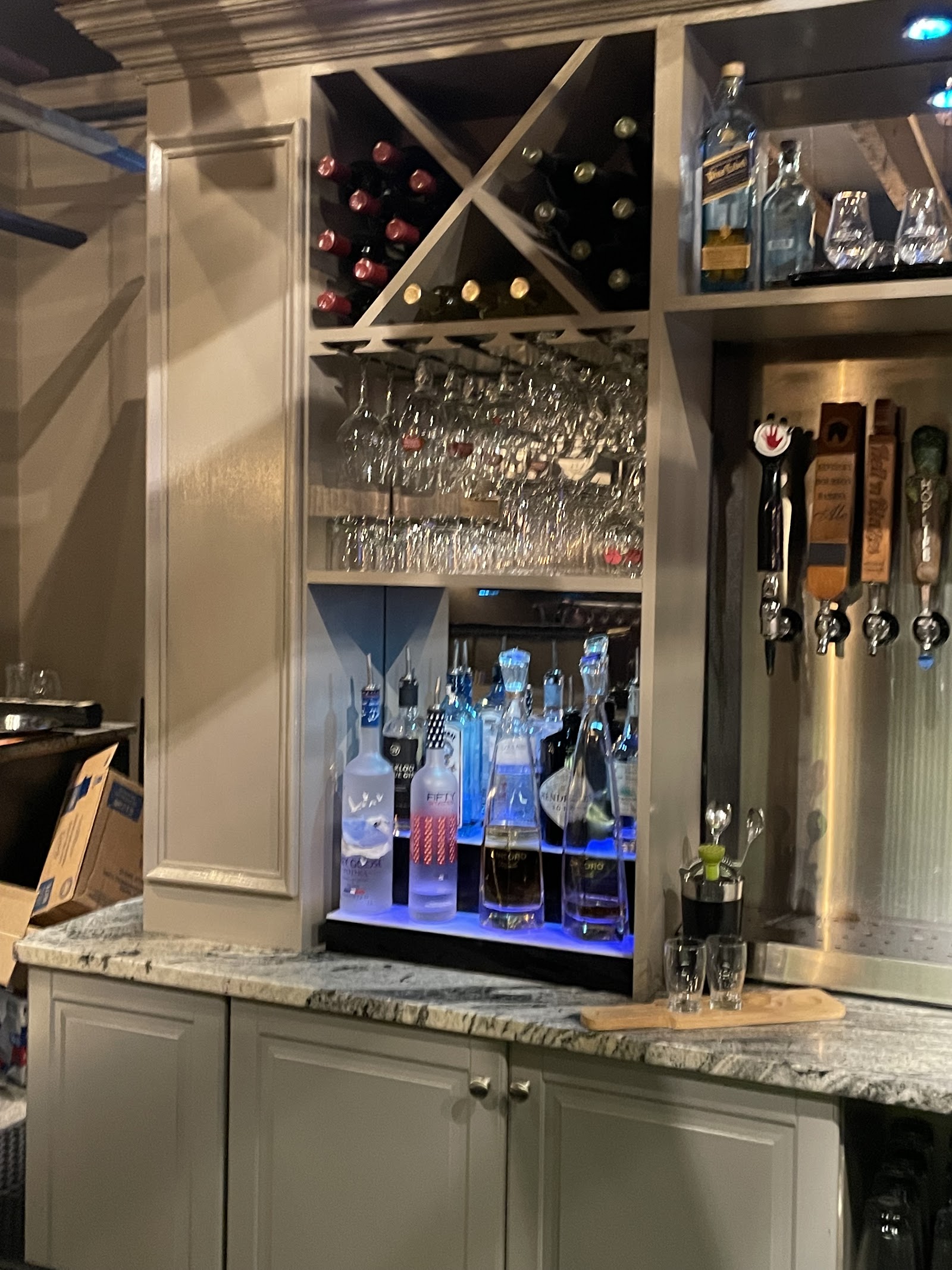 Executive Cigar Shop & Lounge photo 7