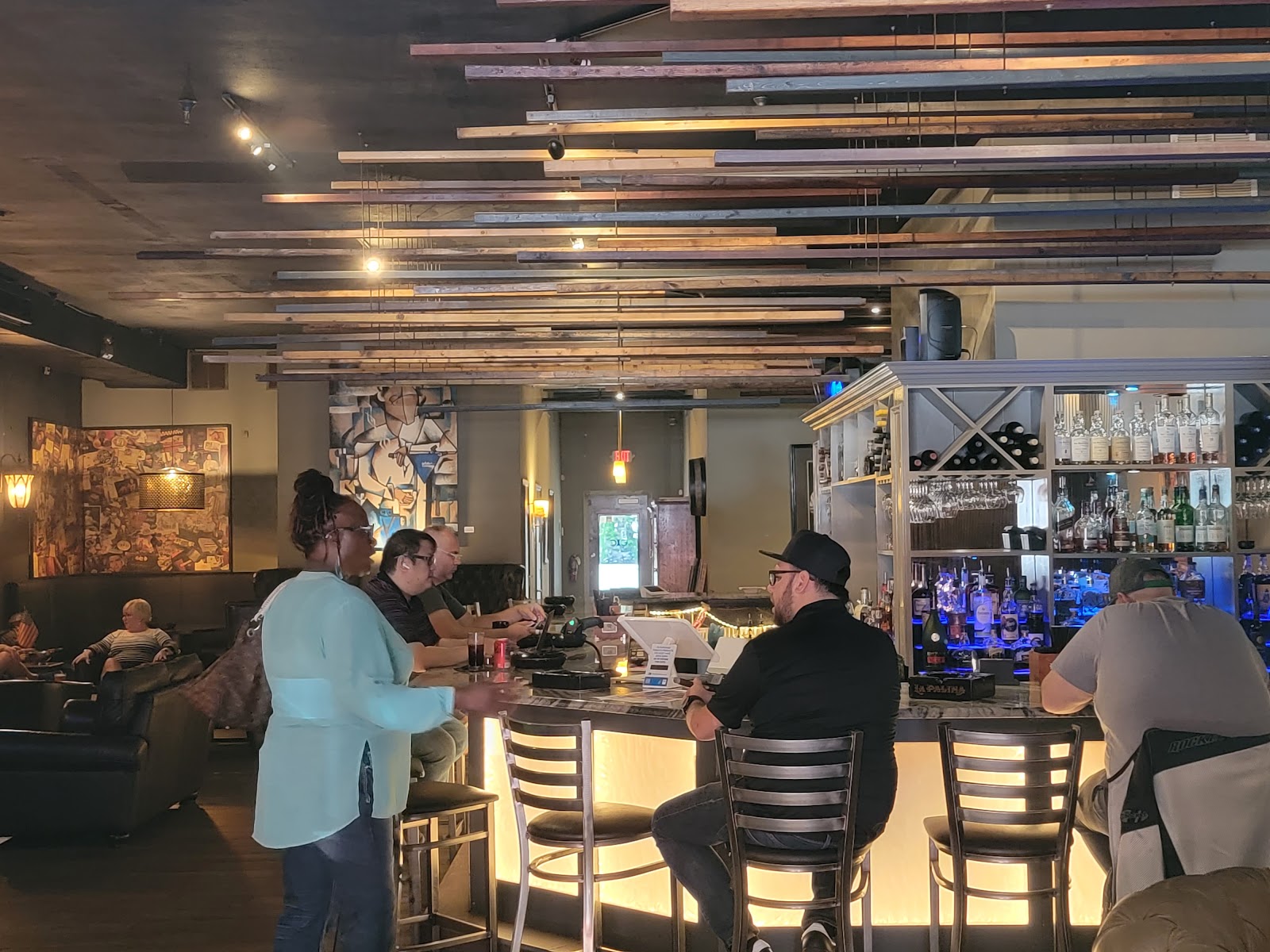 Executive Cigar Shop & Lounge photo 9