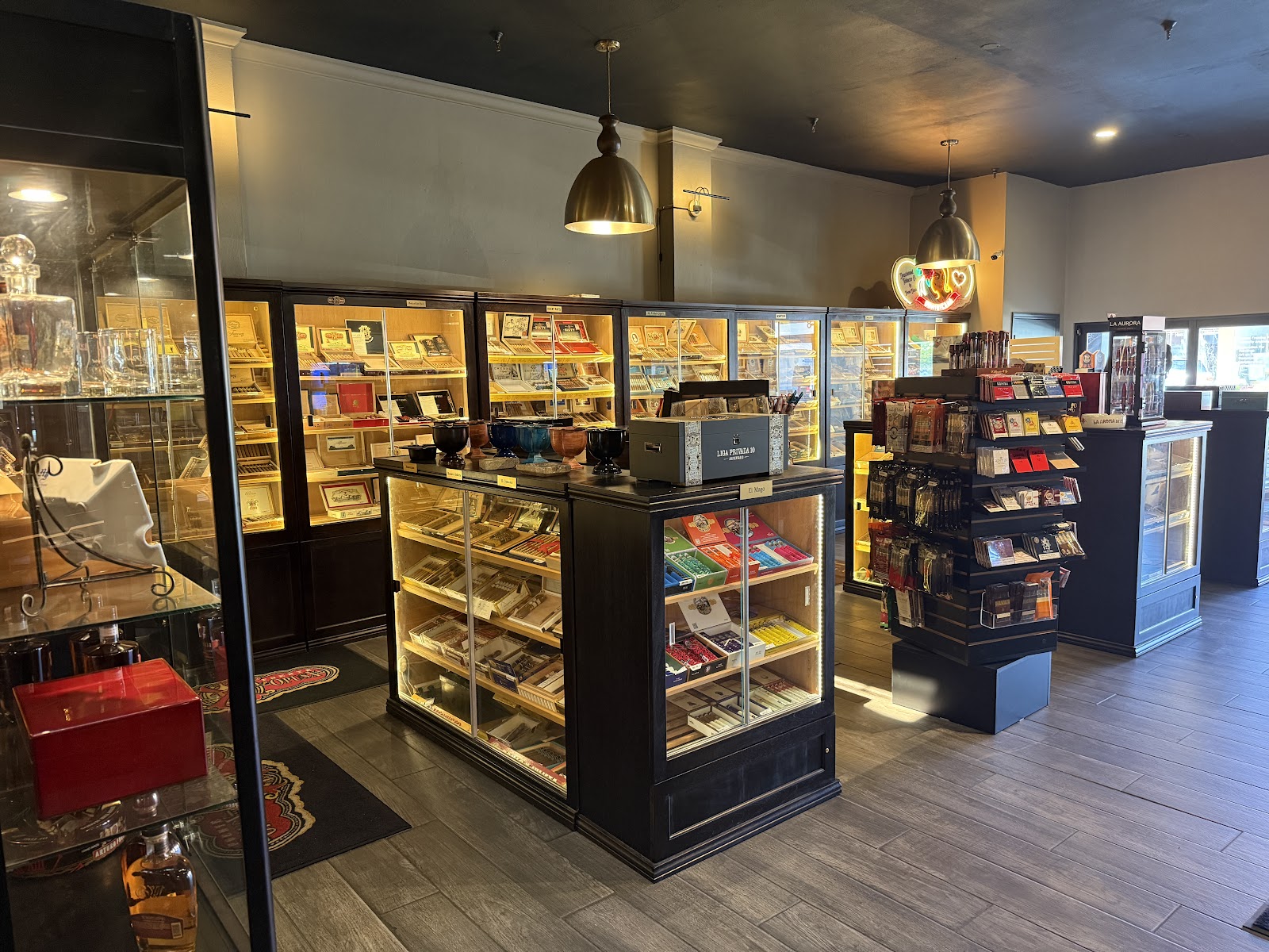 Executive Cigar Shop & Lounge photo 10