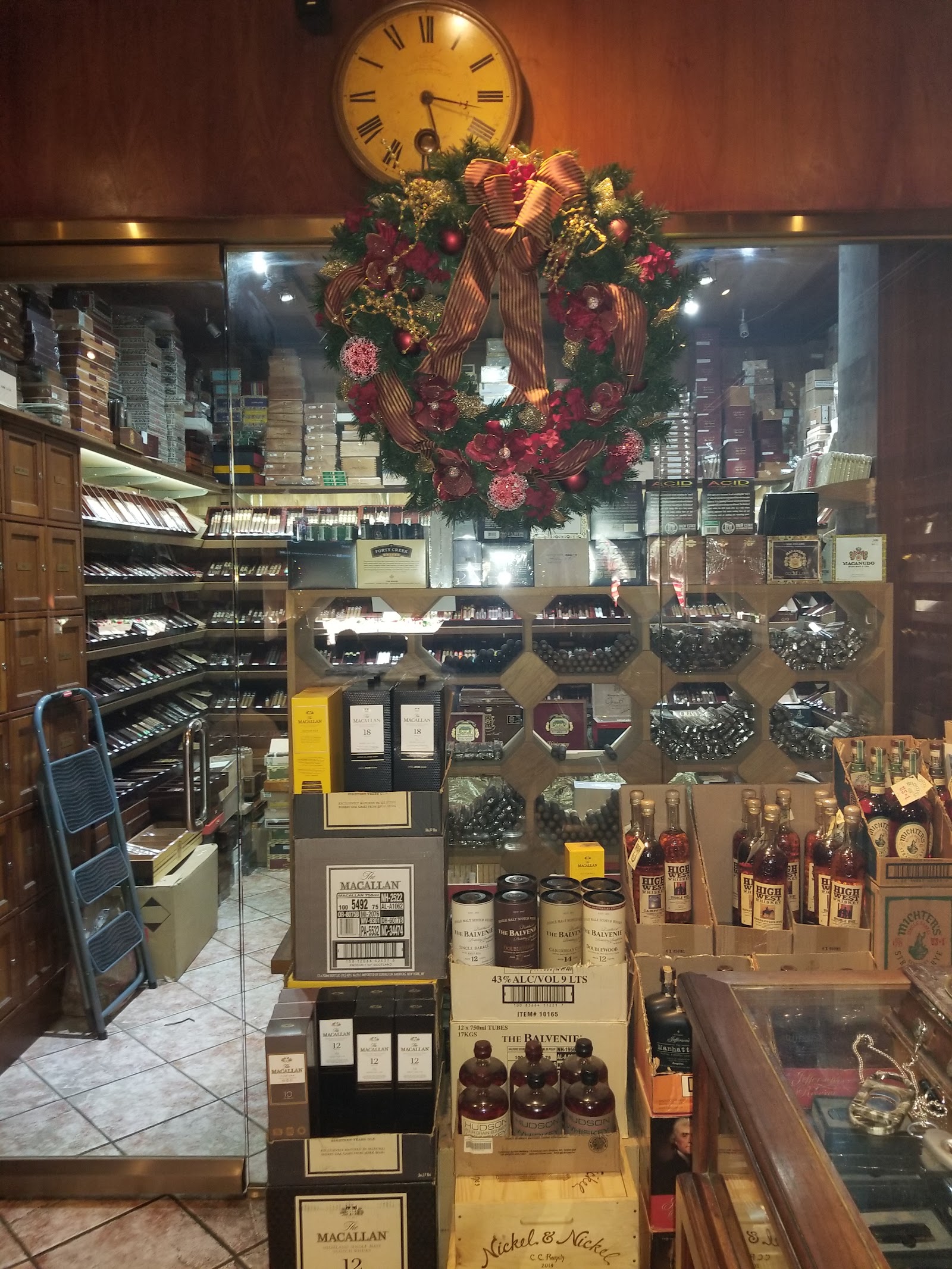 Fair Oaks Cigars And Spirits photo 4