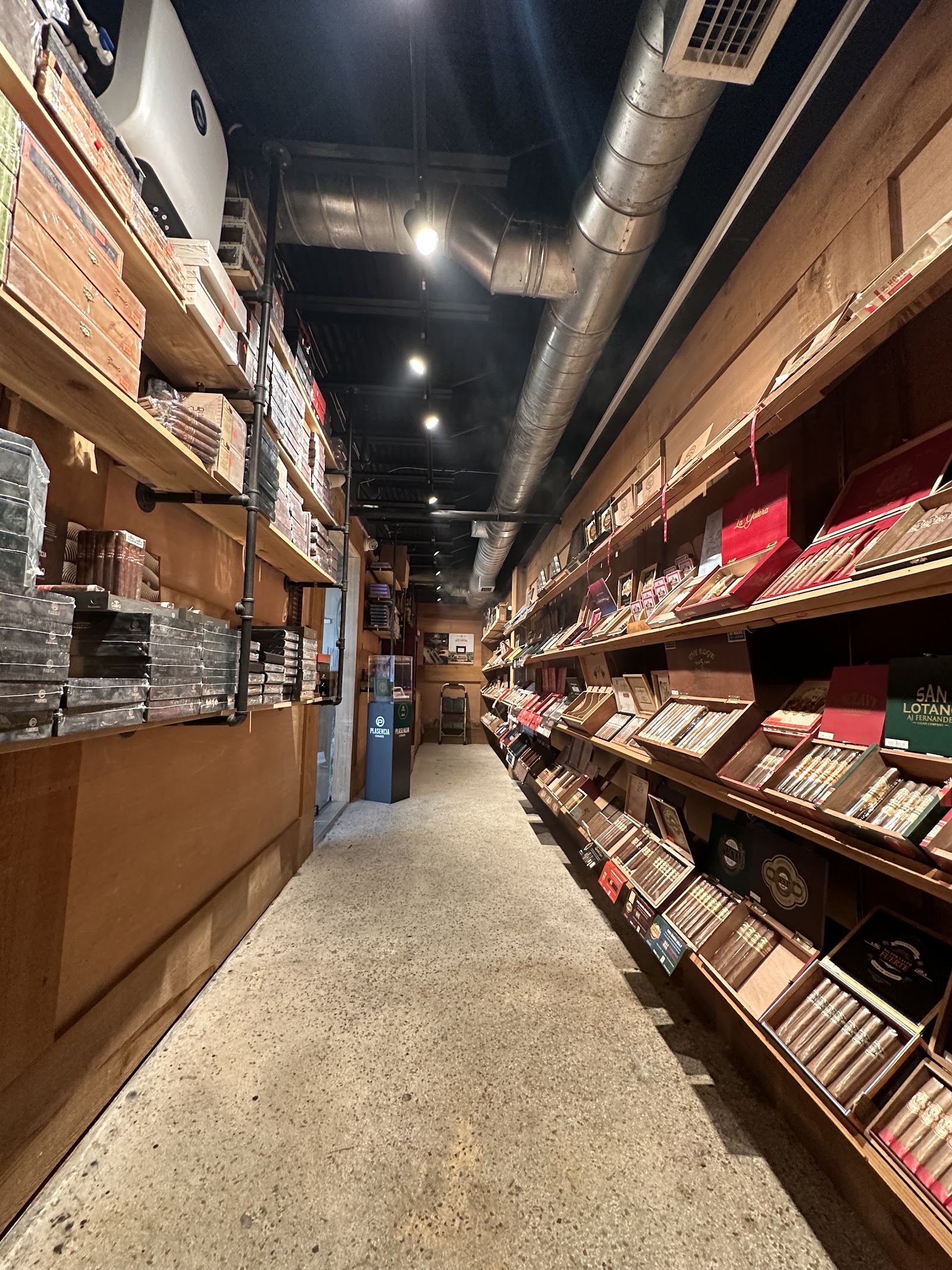 Family Cigar Shop