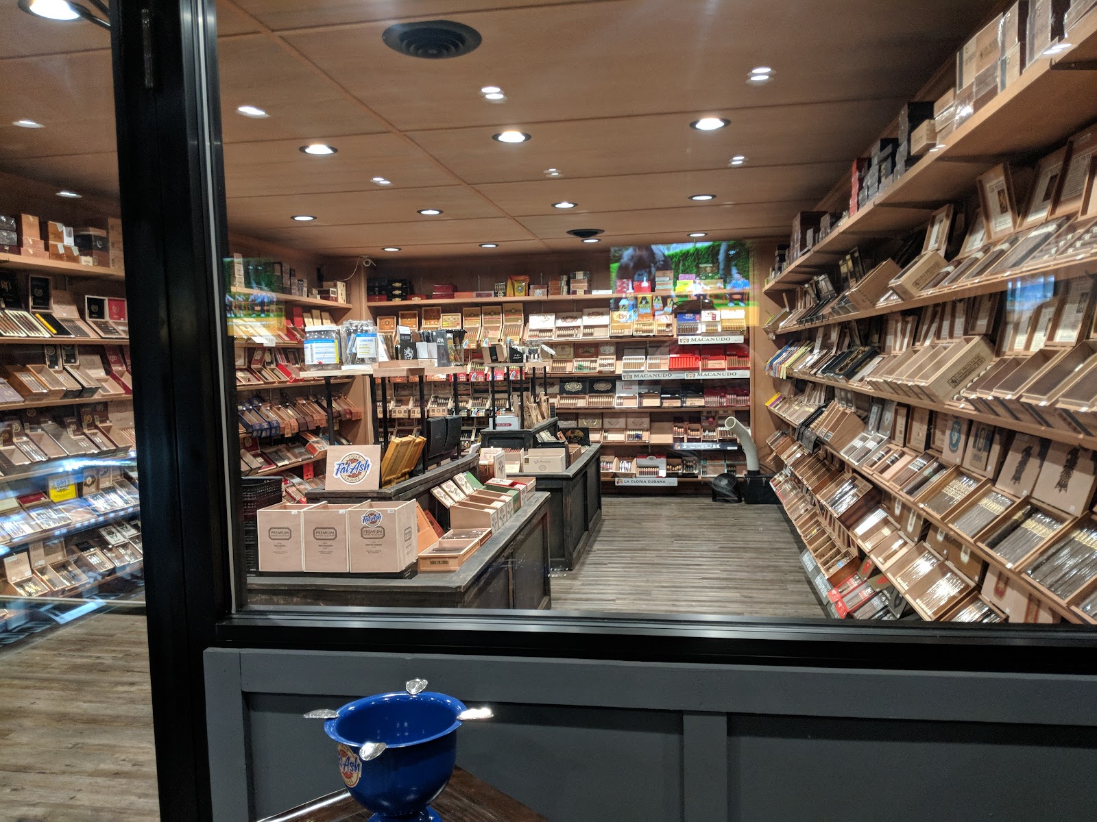 FatAsh Cigar Lounge photo 8