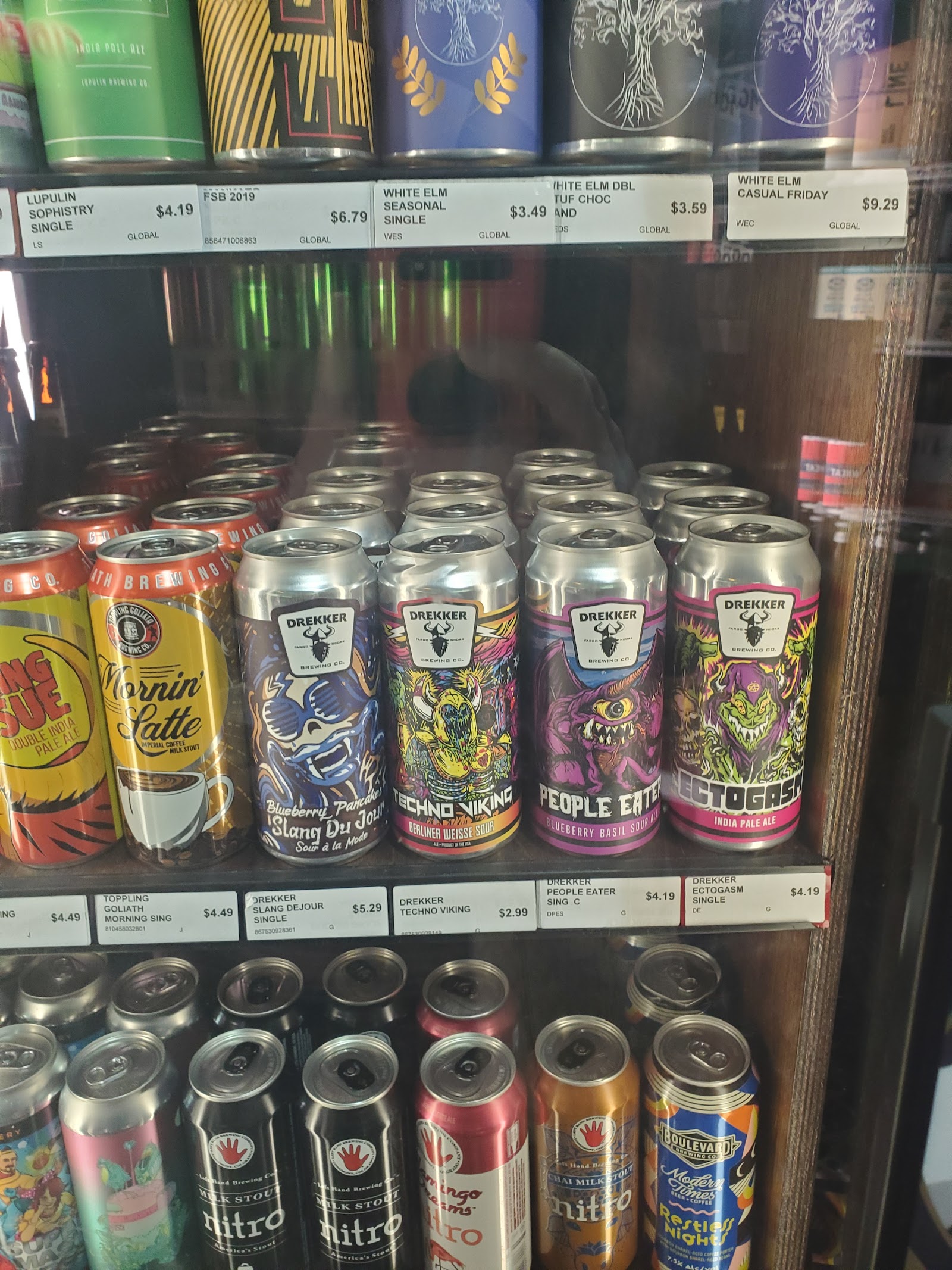 Fogies Liquor Gallery photo 7