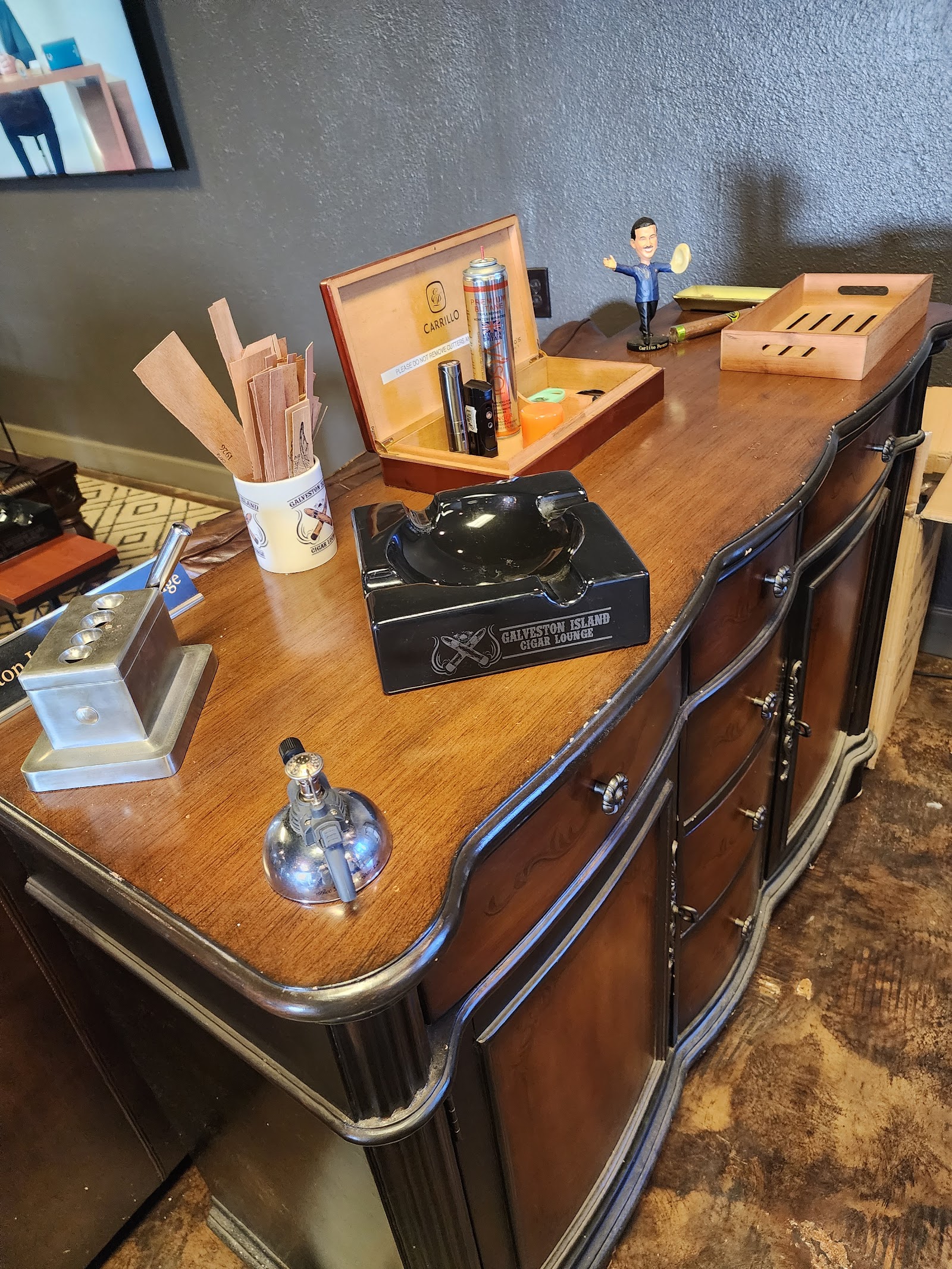 Galveston Island Cigar Lounge photo 5