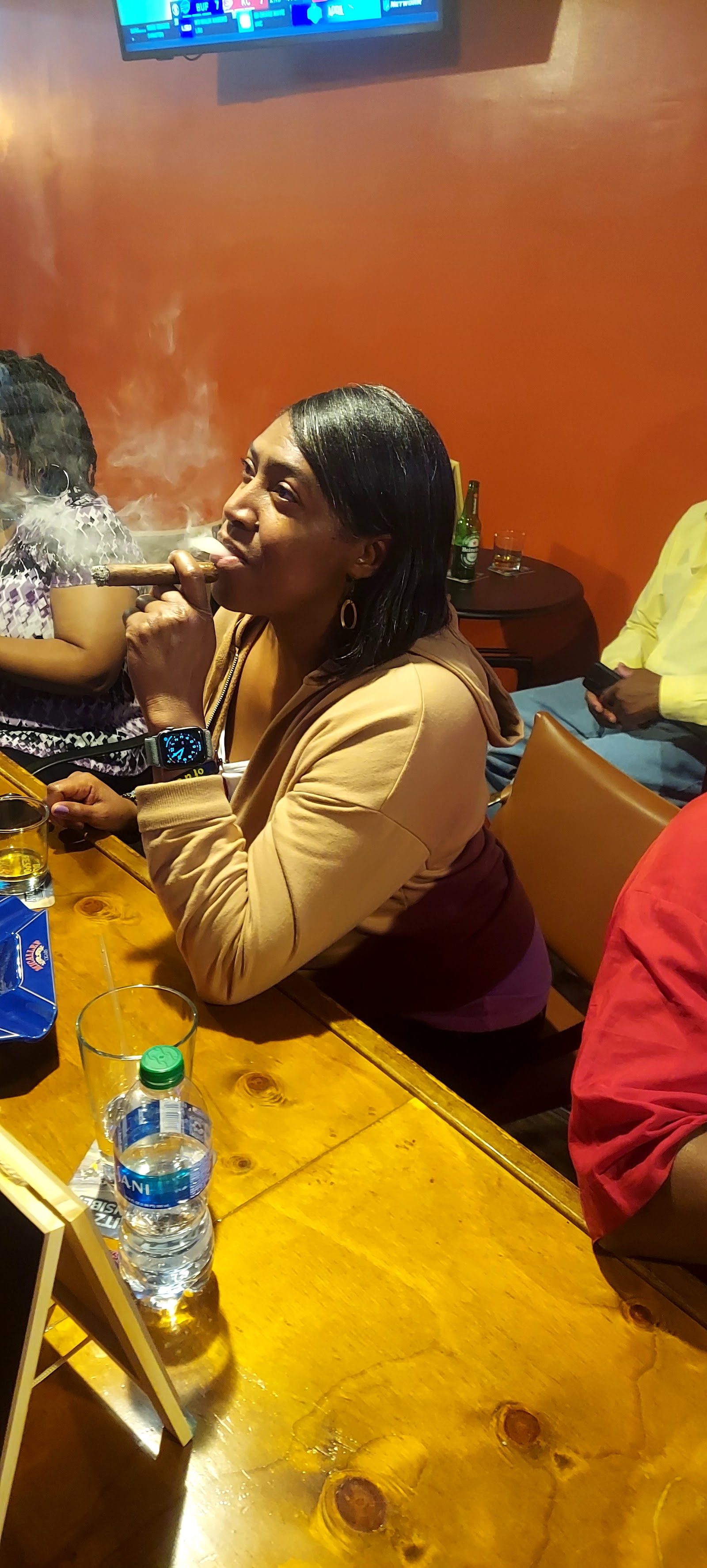 Goldies Cigar Lounge photo 6
