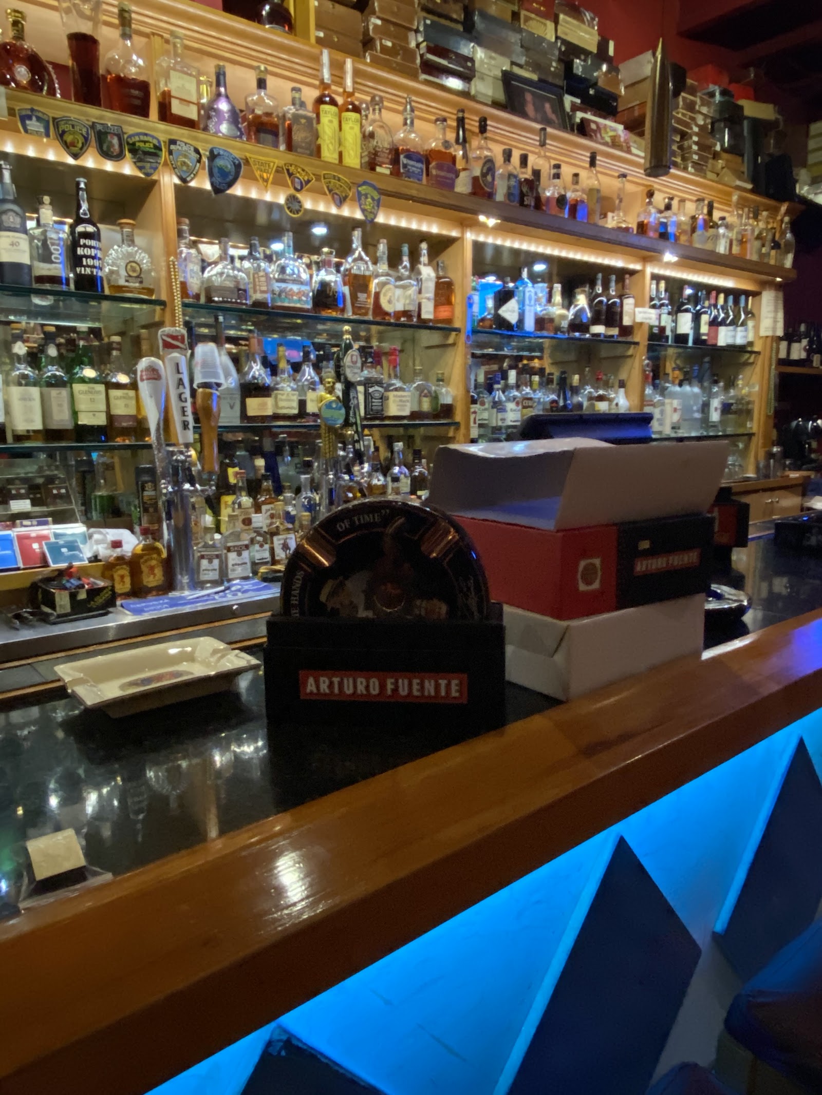 Macabi Cigar Bar