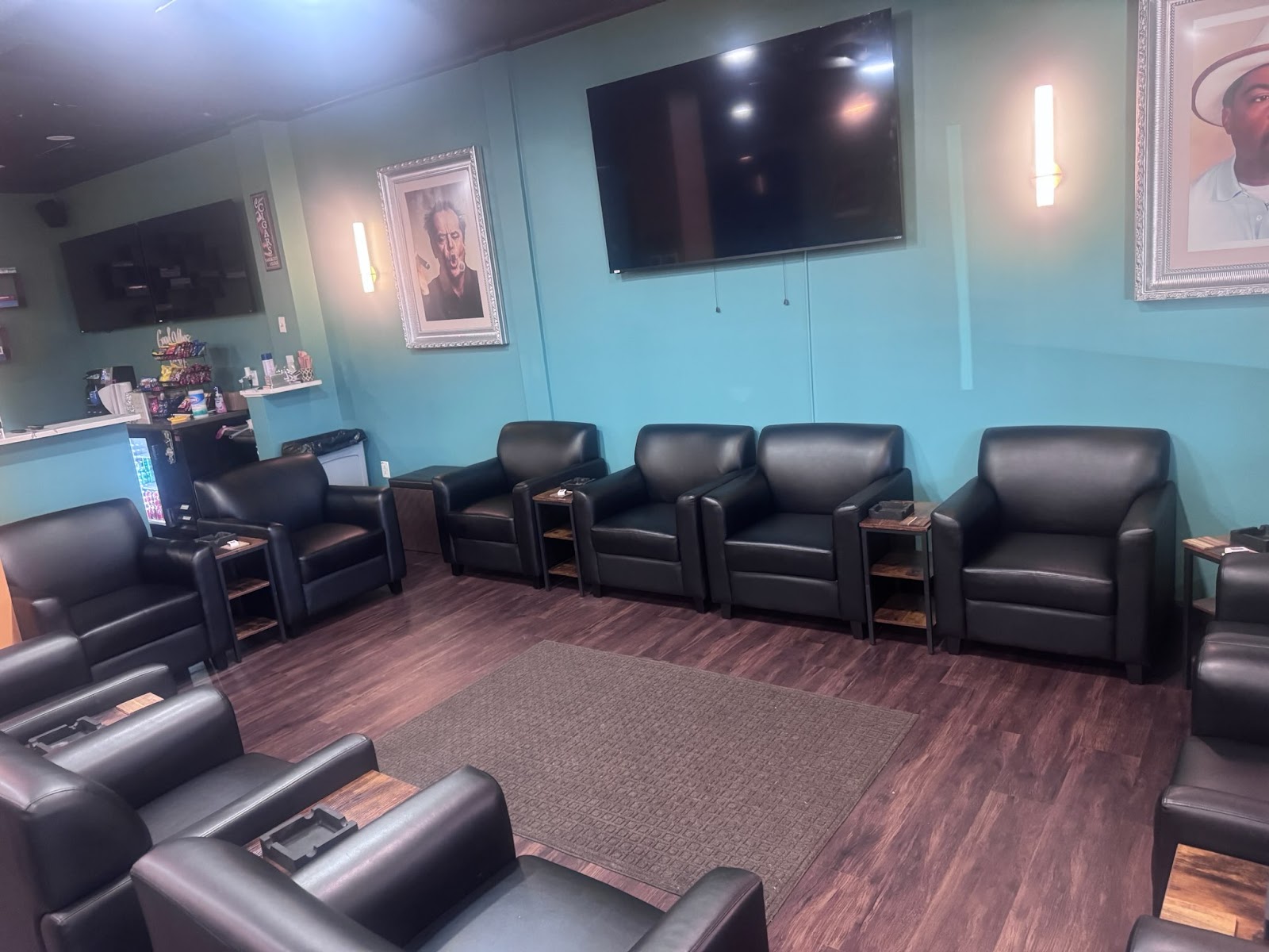 Grand Ash Cigar Lounge photo 4