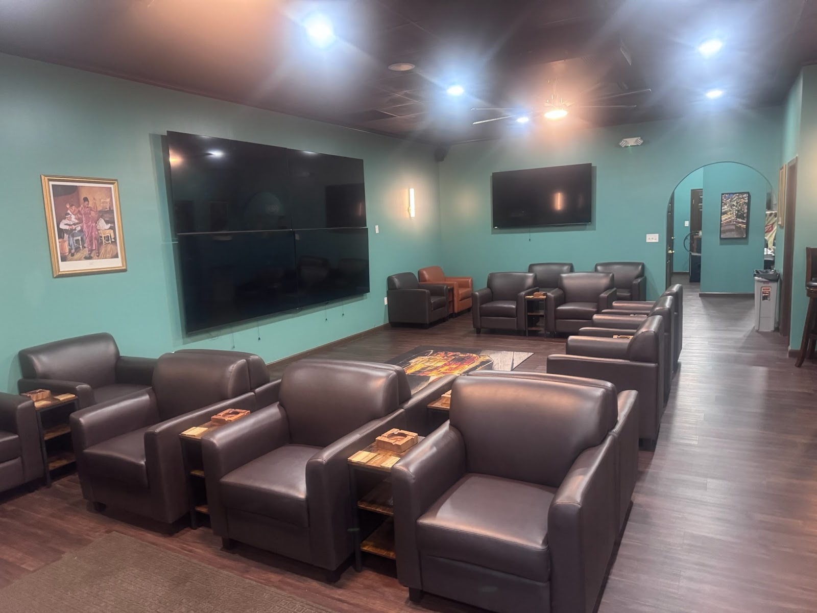 Grand Ash Cigar Lounge photo 10