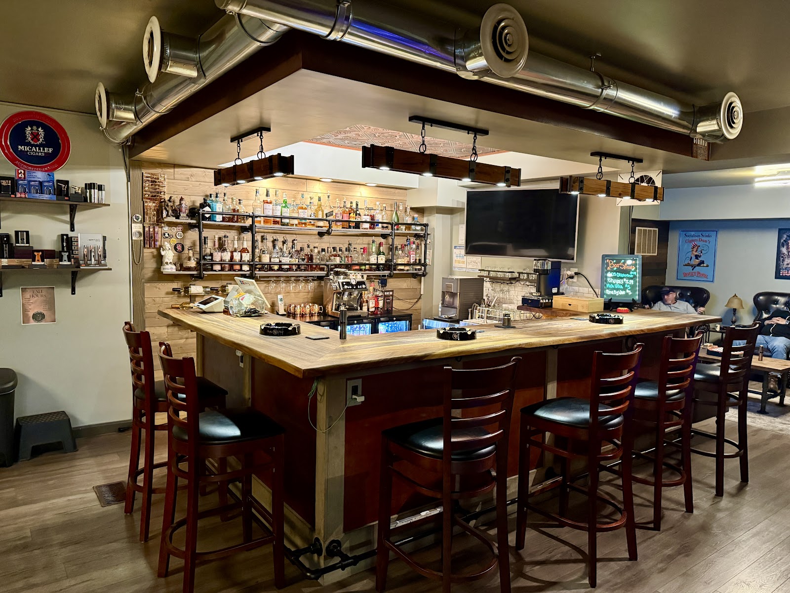 Grumpy's Cigars and Lounge photo 3