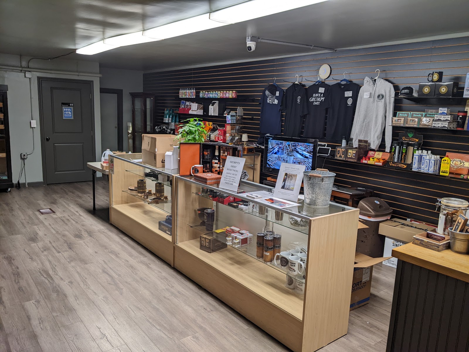 Grumpy's Cigars and Lounge photo 8