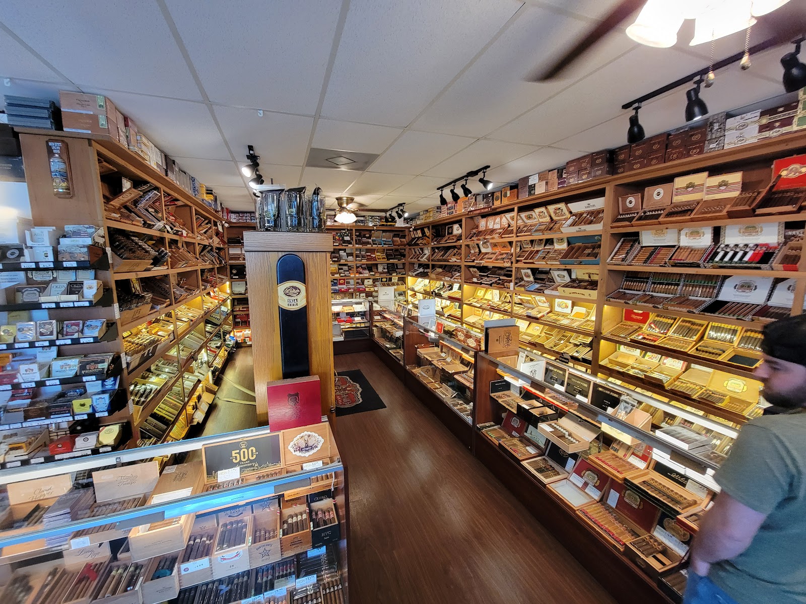 Habana Port Cigar Merchants (HQ) photo 3