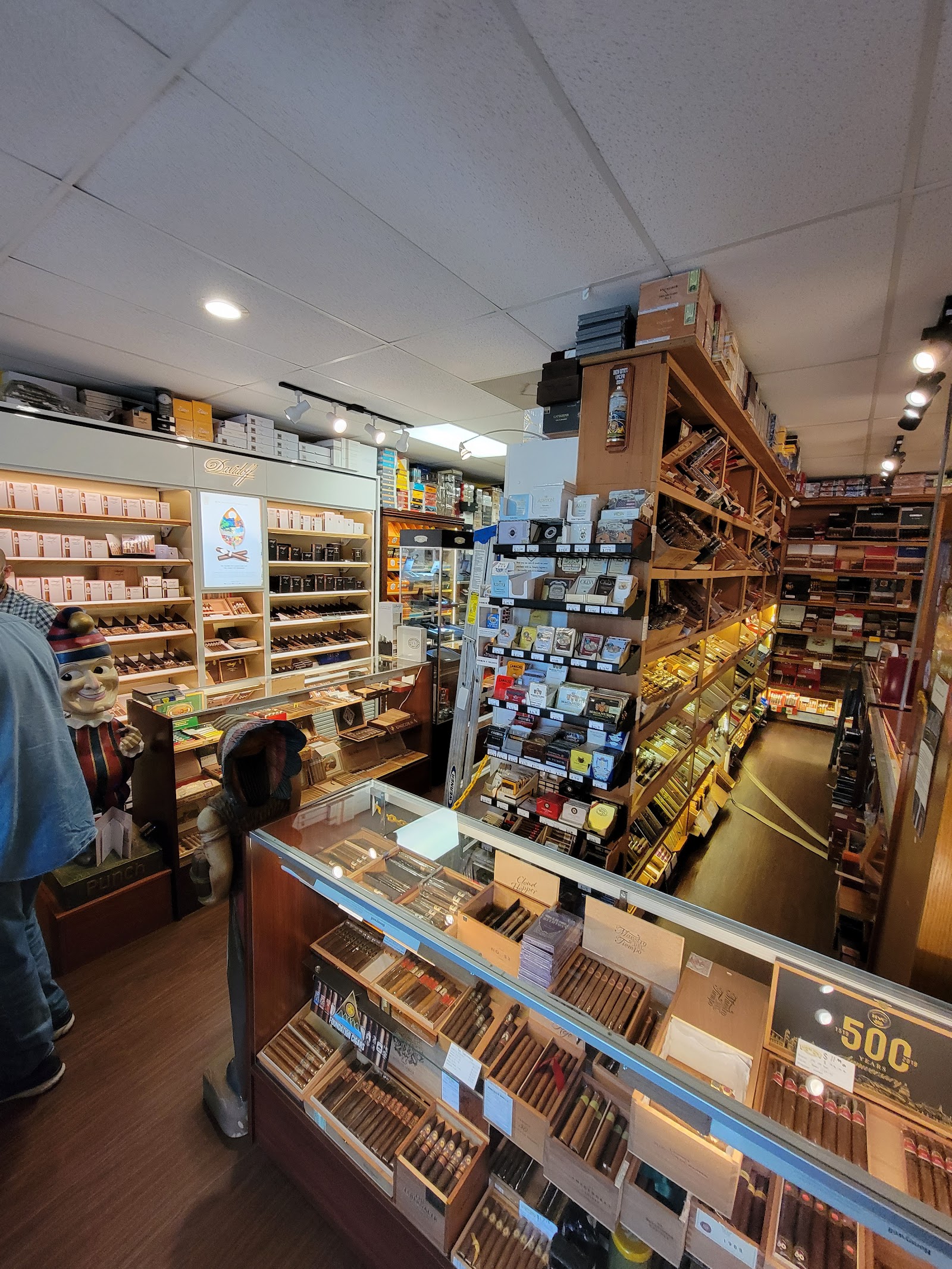 Habana Port Cigar Merchants (HQ) photo 9