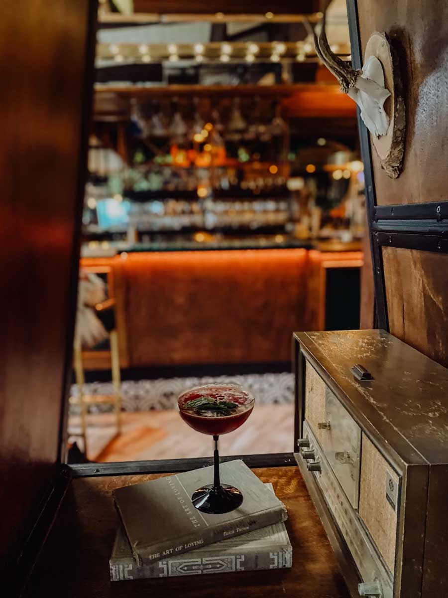 Harlow's Restaurant, Cocktail Bar & Lounge