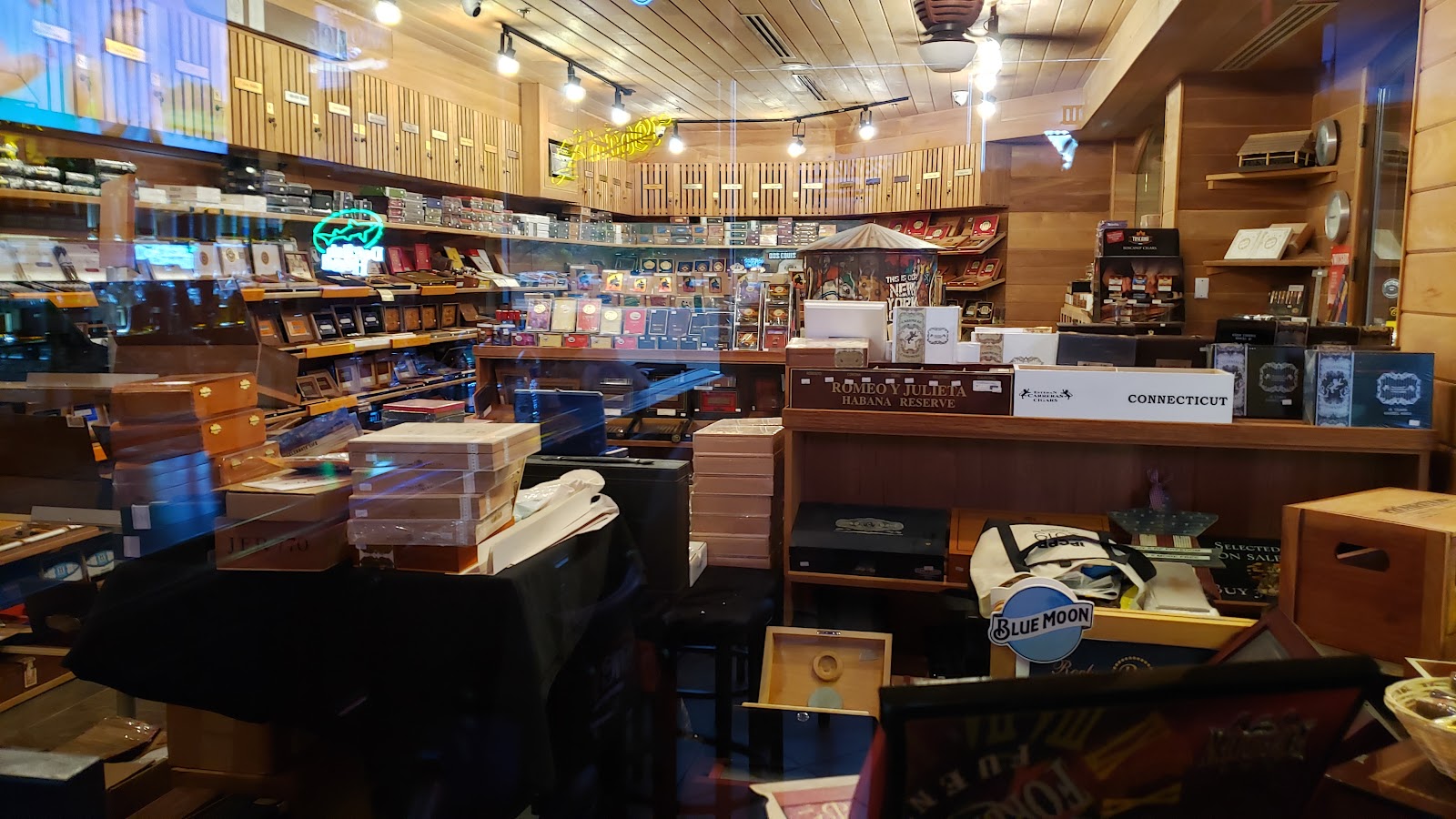 Havana Cigar Bar LLC photo 8