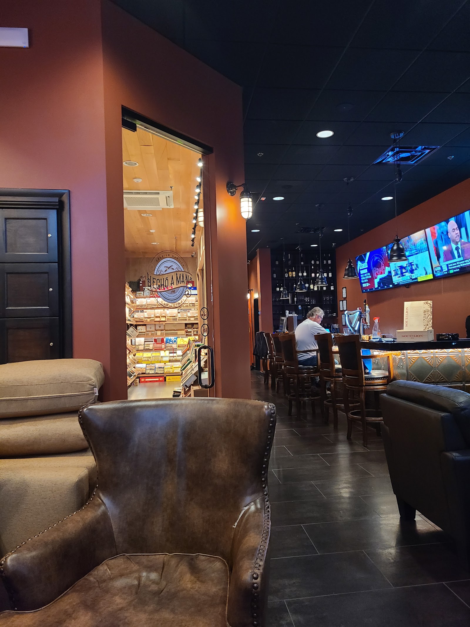 Hecho a Mano Cigar Lounge photo 8