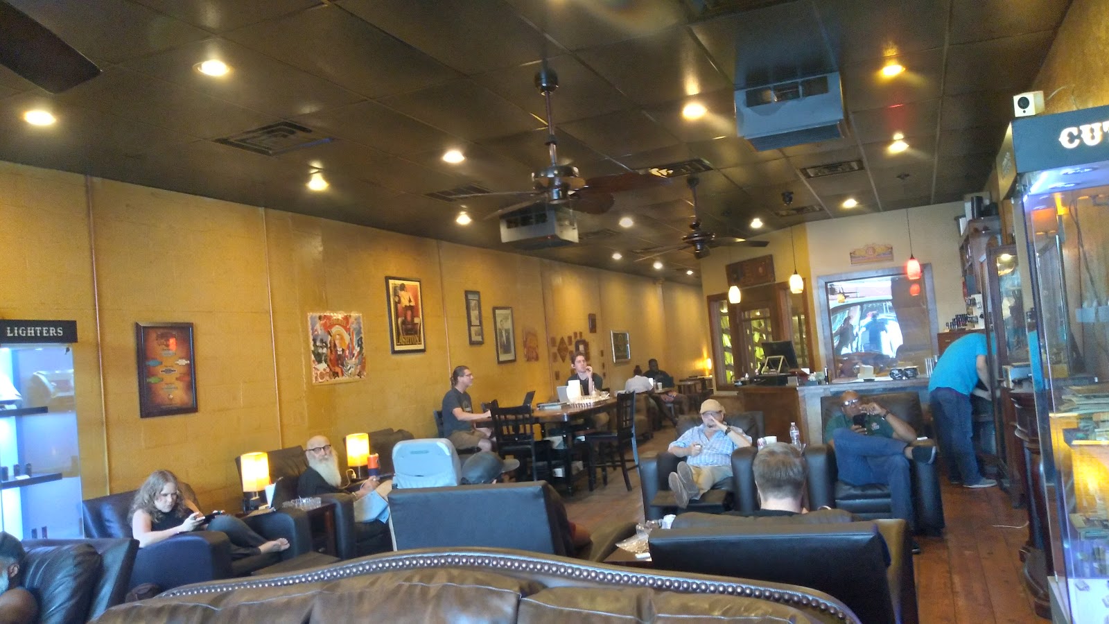 Heights Cigar Lounge, LLC photo 2