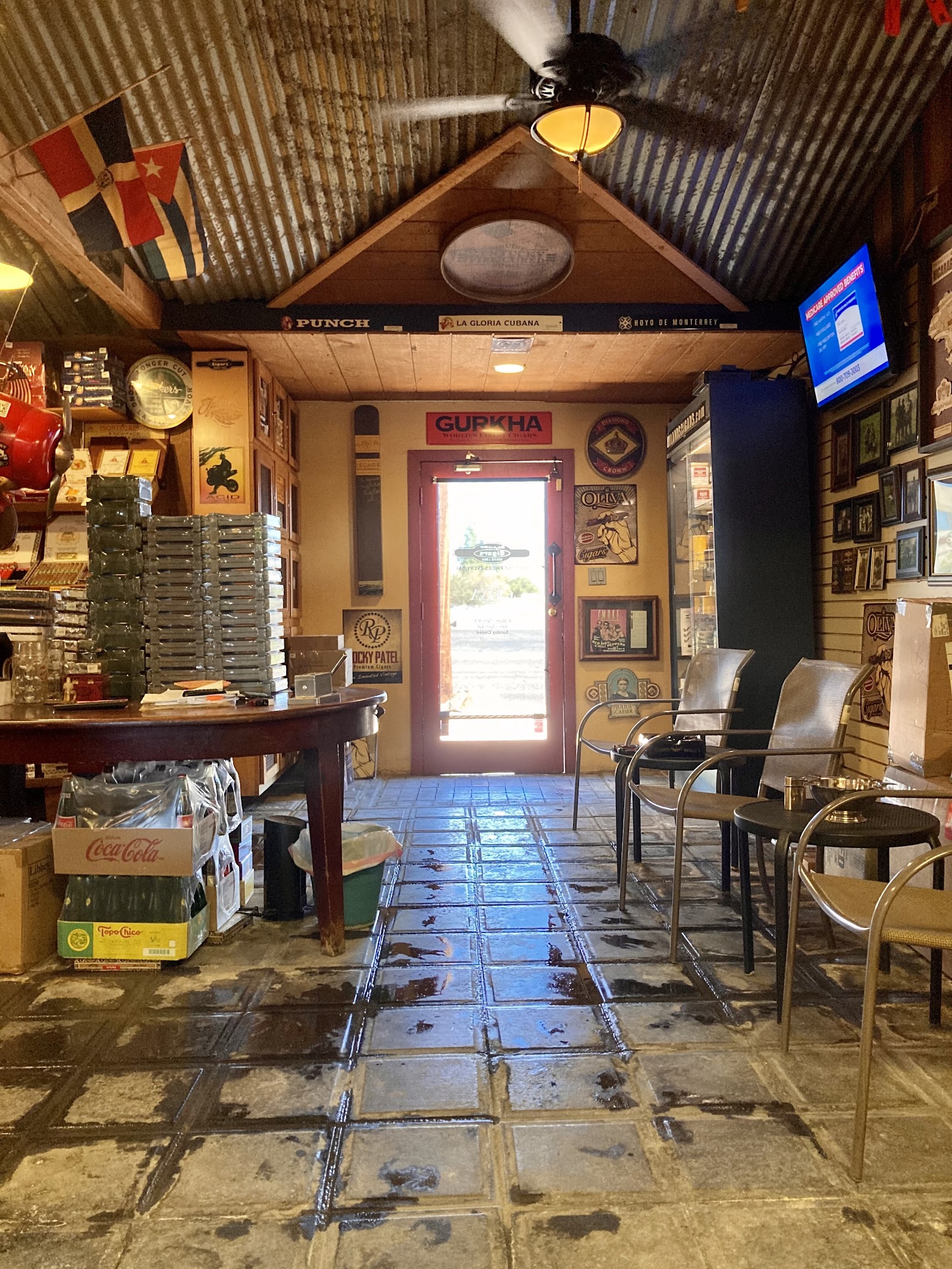 Hiland's Cigars photo 3