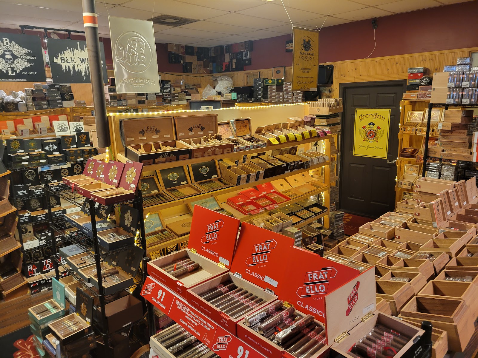 Hogshead Cigar Lounge photo 6