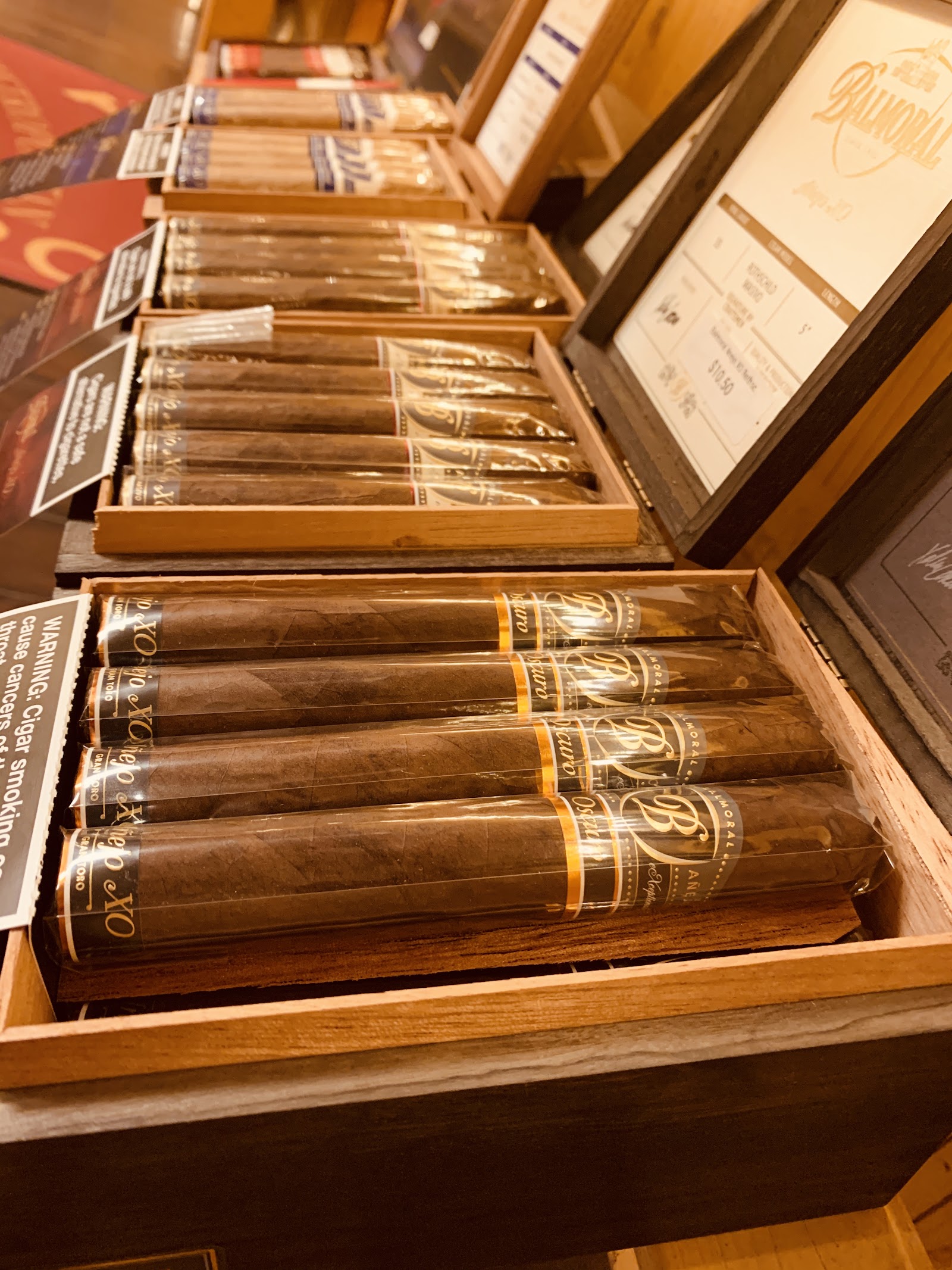 Hogshead Cigar Lounge photo 7