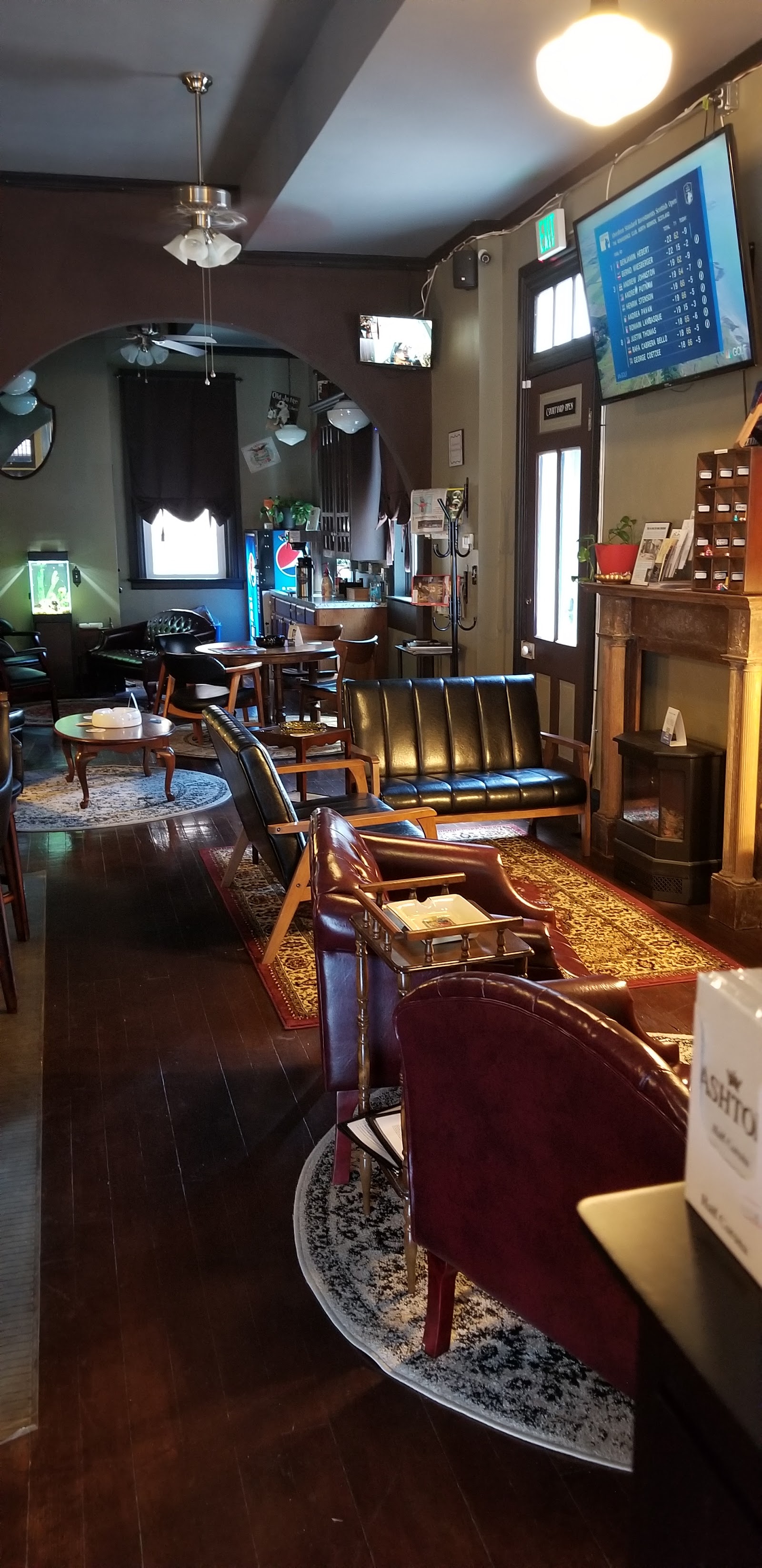 HogsHead Cigars & Fine Tobaccos photo 9