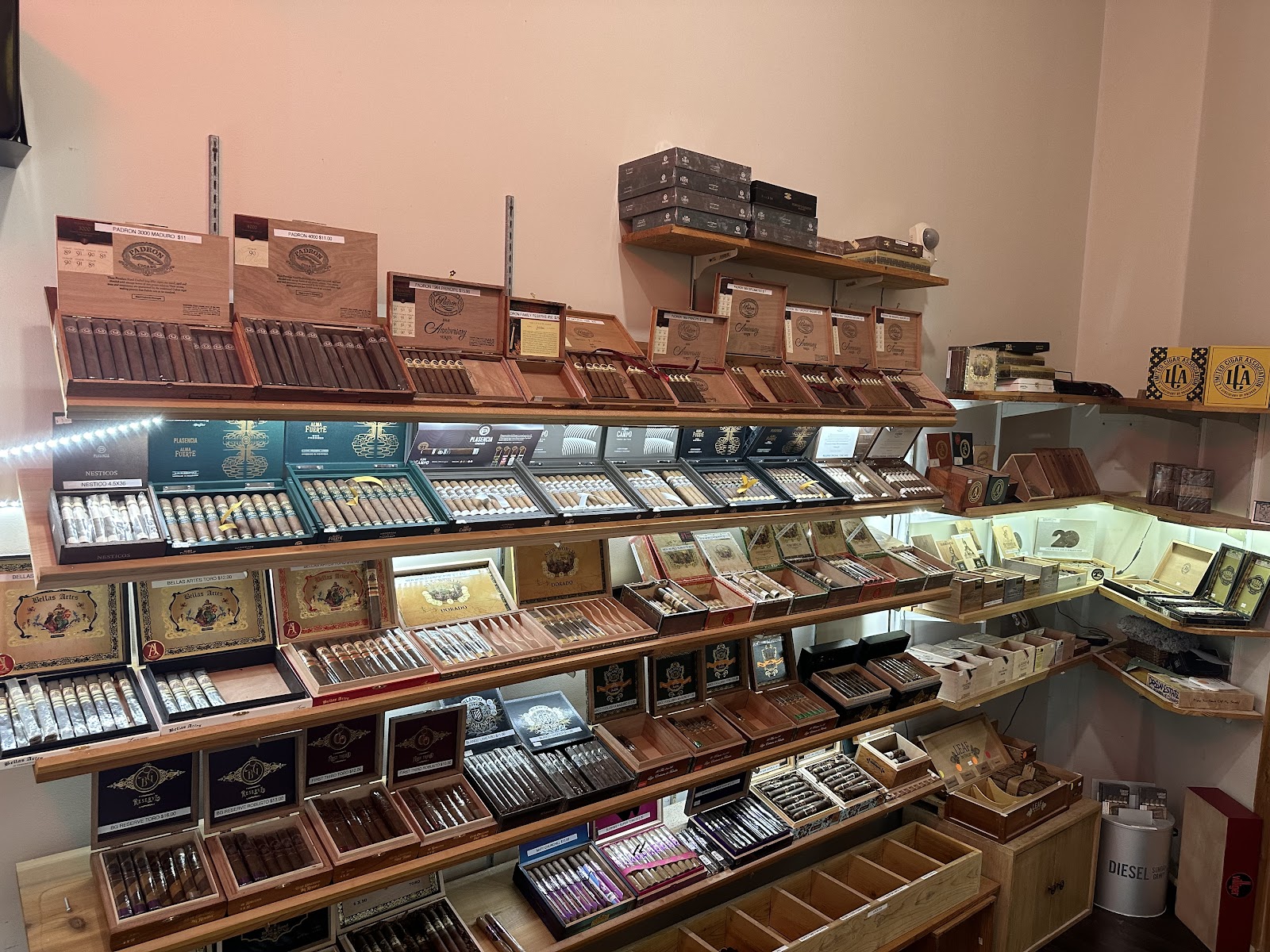 Holy Smoke Cigar Cafe photo 5