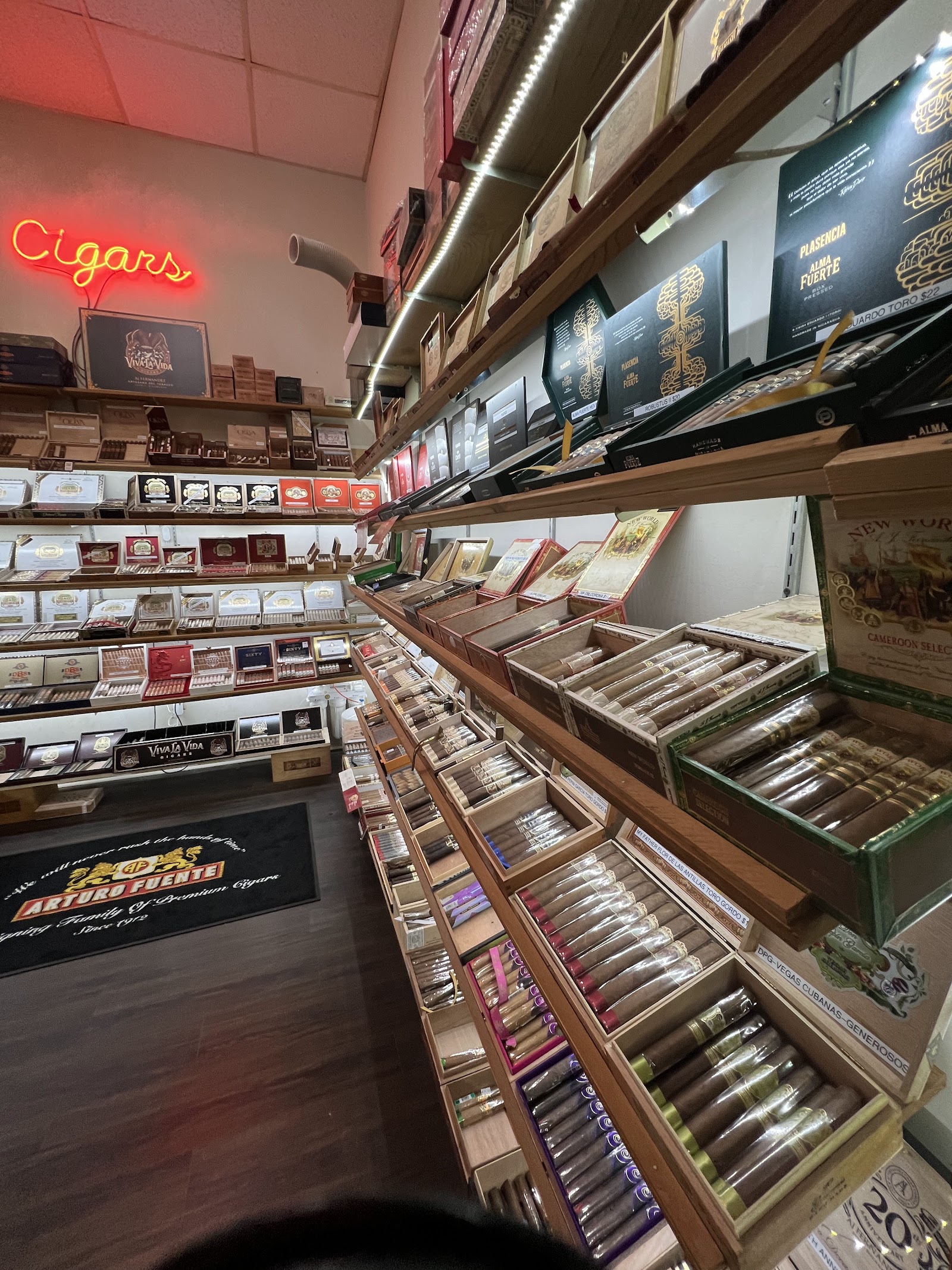 Holy Smoke Cigar Cafe photo 8