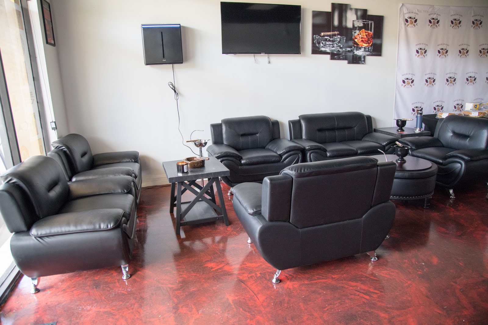 House of Leafs By Groovy Cigar Shop LLC photo 3