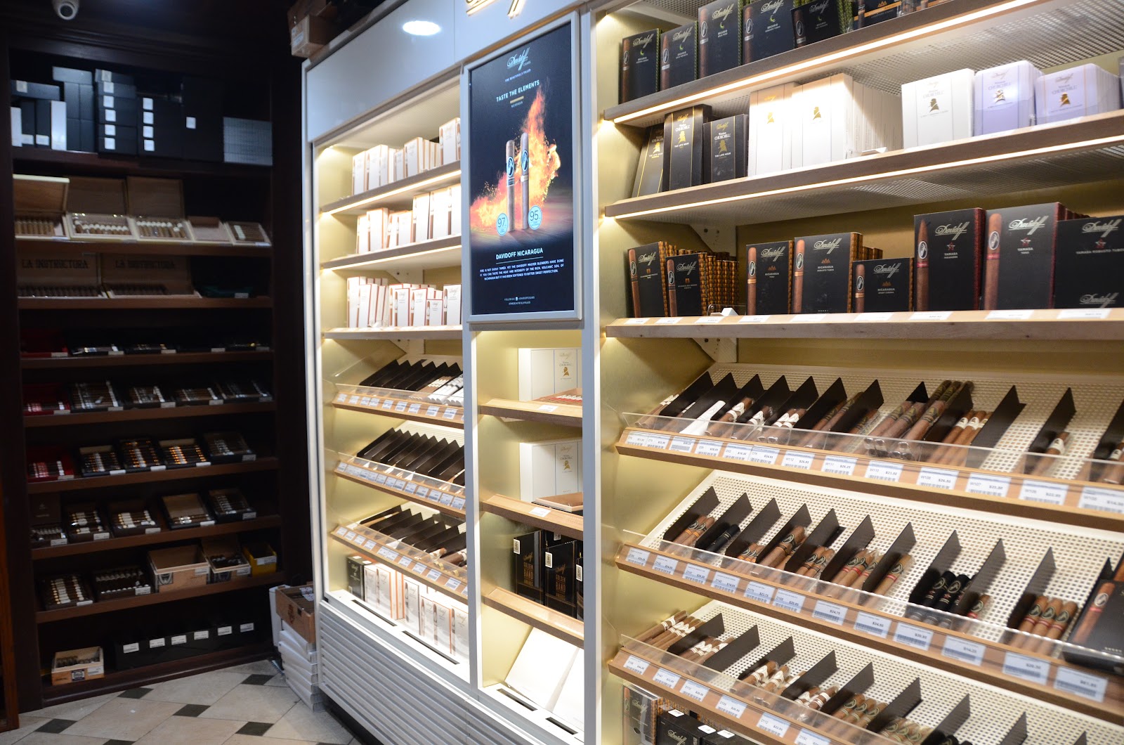 Humidor Cigar Lounge - Westmont (HQ) photo 3