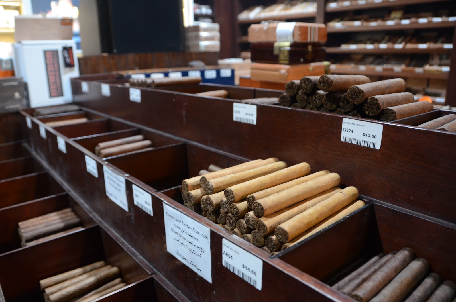Humidor Cigar Lounge - Westmont (HQ) photo 5