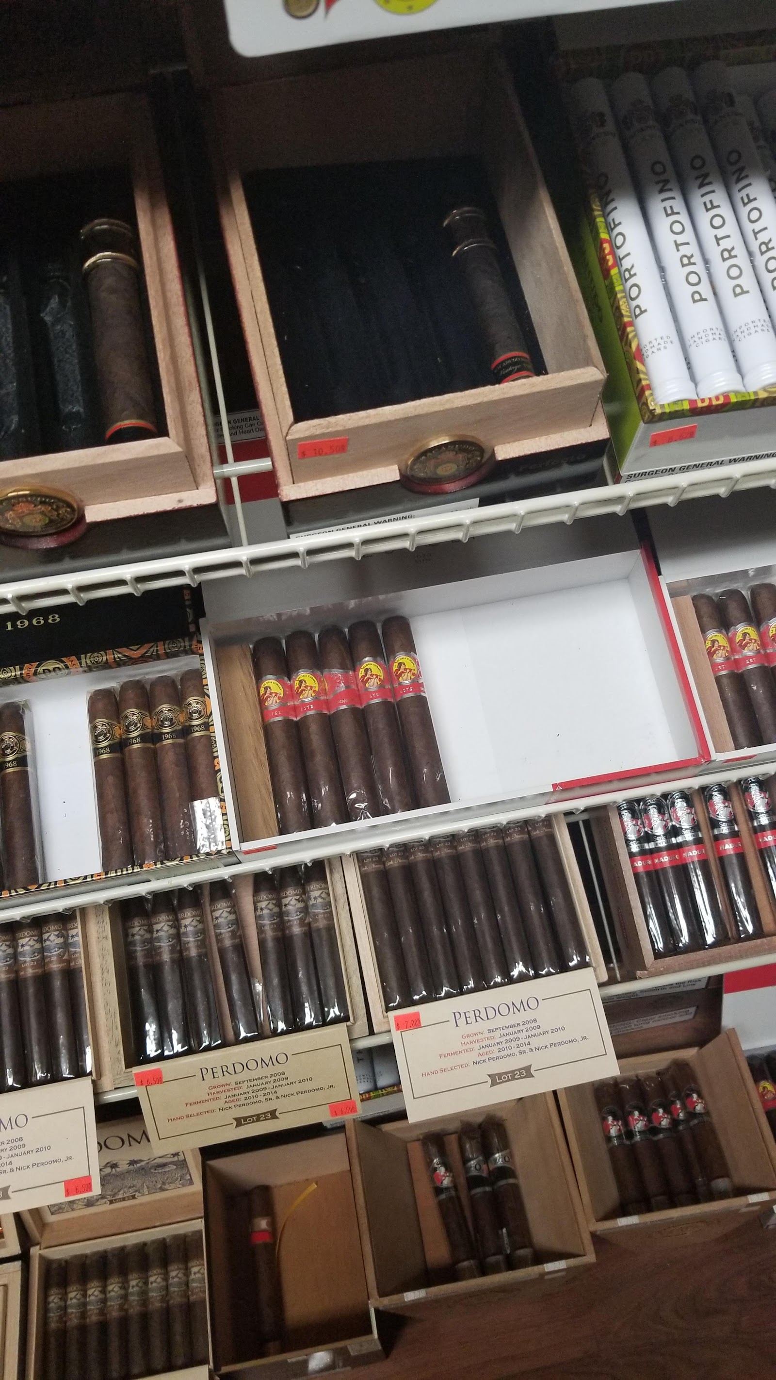 Humidor Fine Cigars photo 8