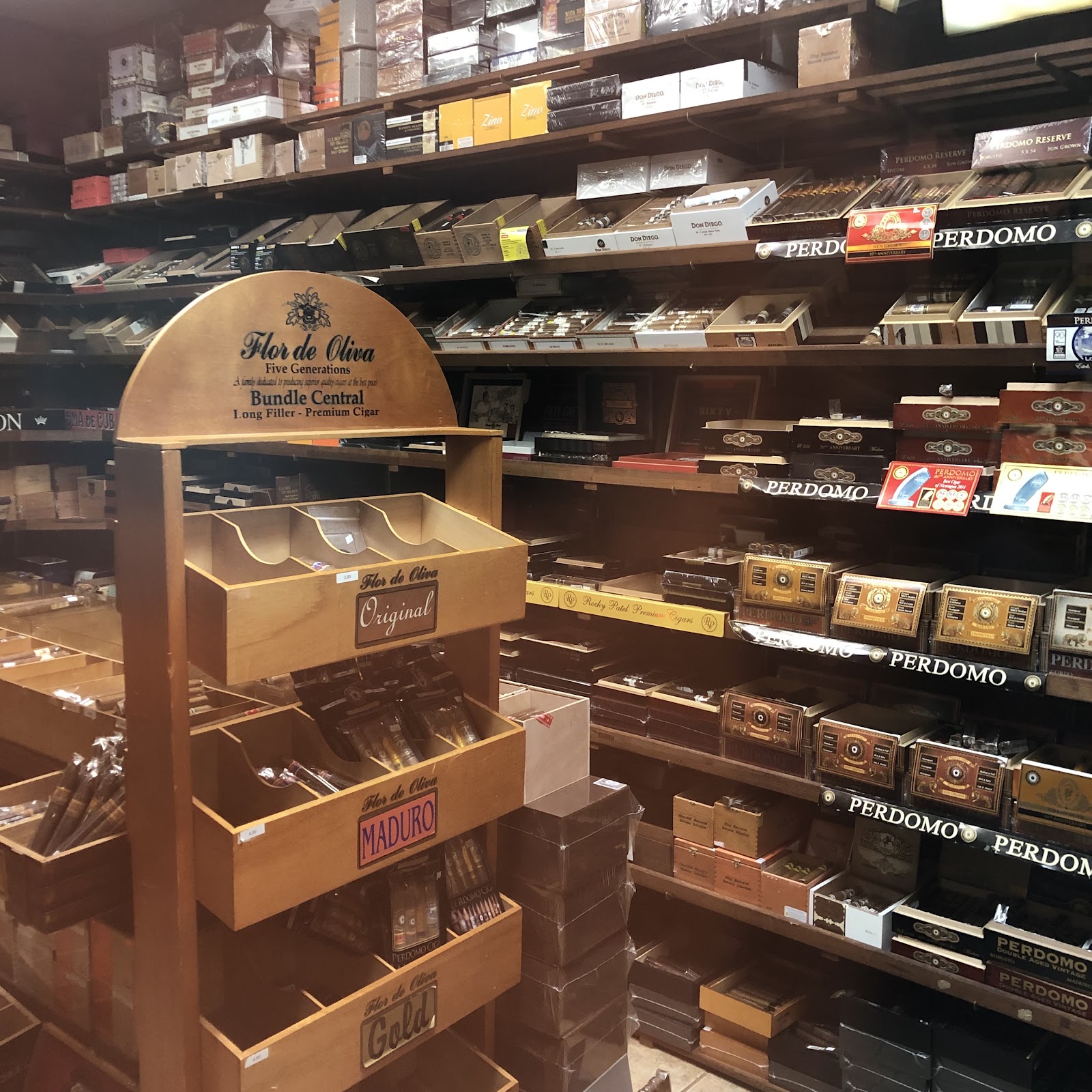 Humidor Pipe Shop, Inc. photo 4