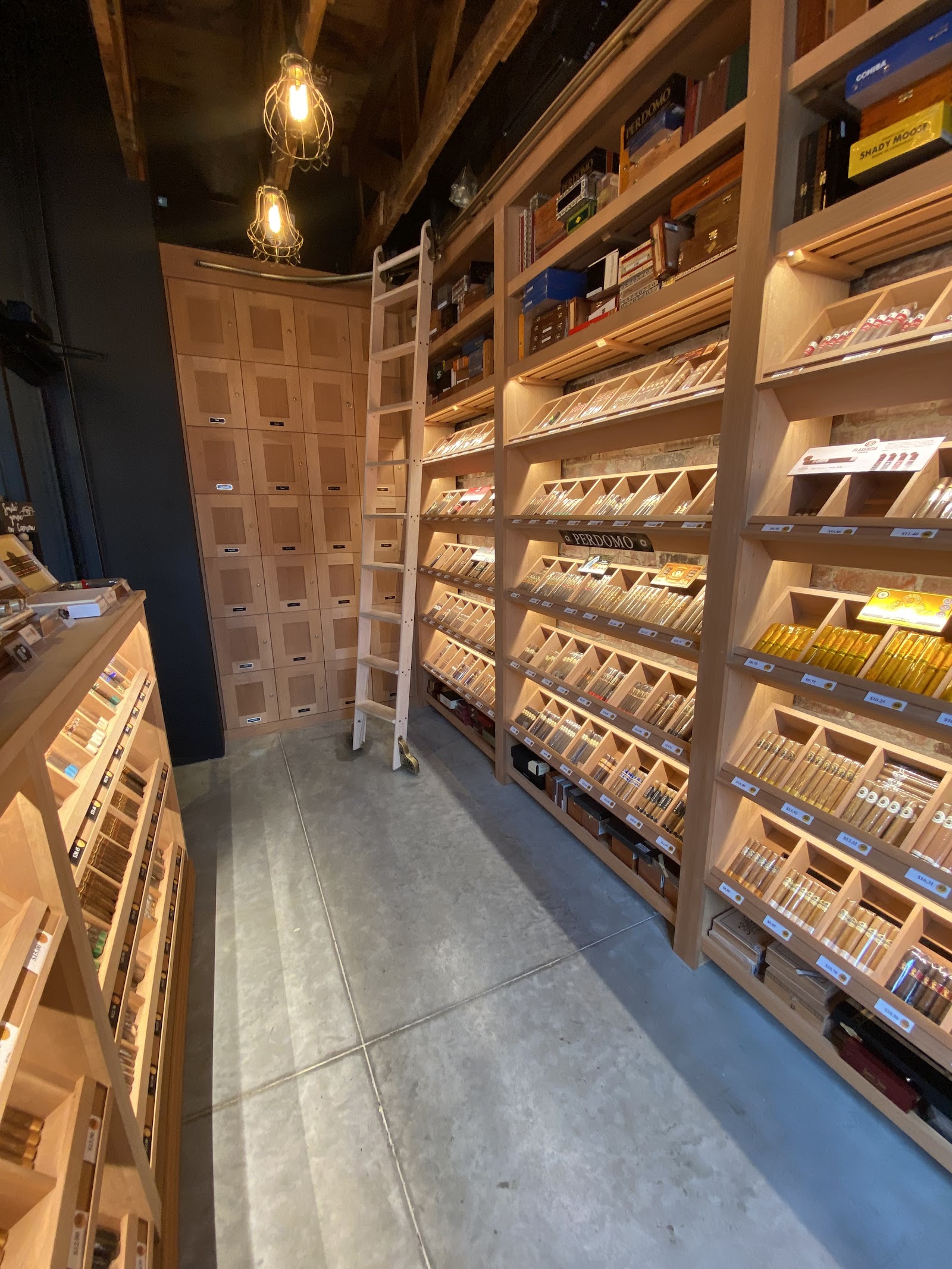 Hutch Humidor photo 10