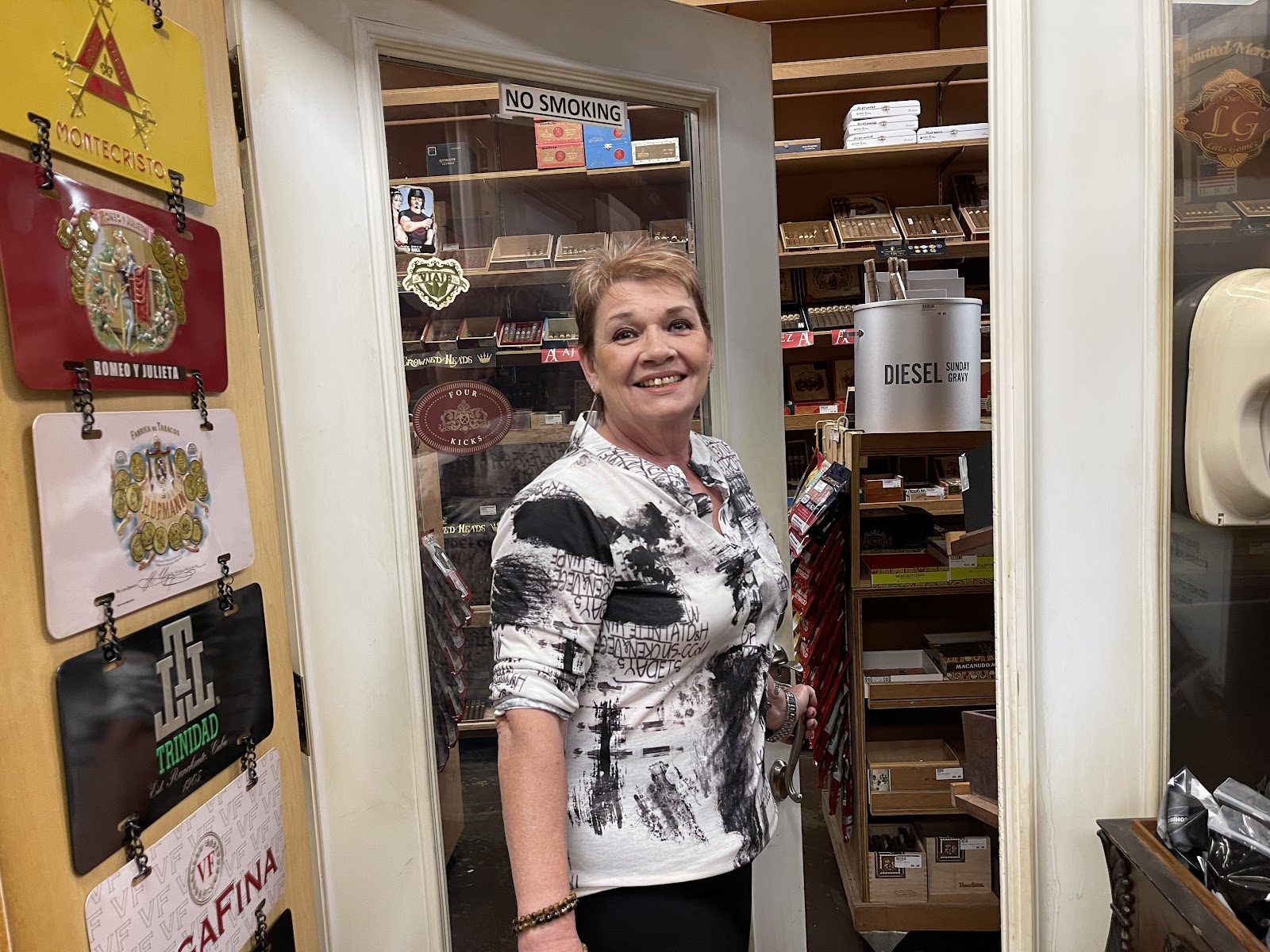 Jackson Cigar Inc dba Havana Smoke Shoppe photo 5