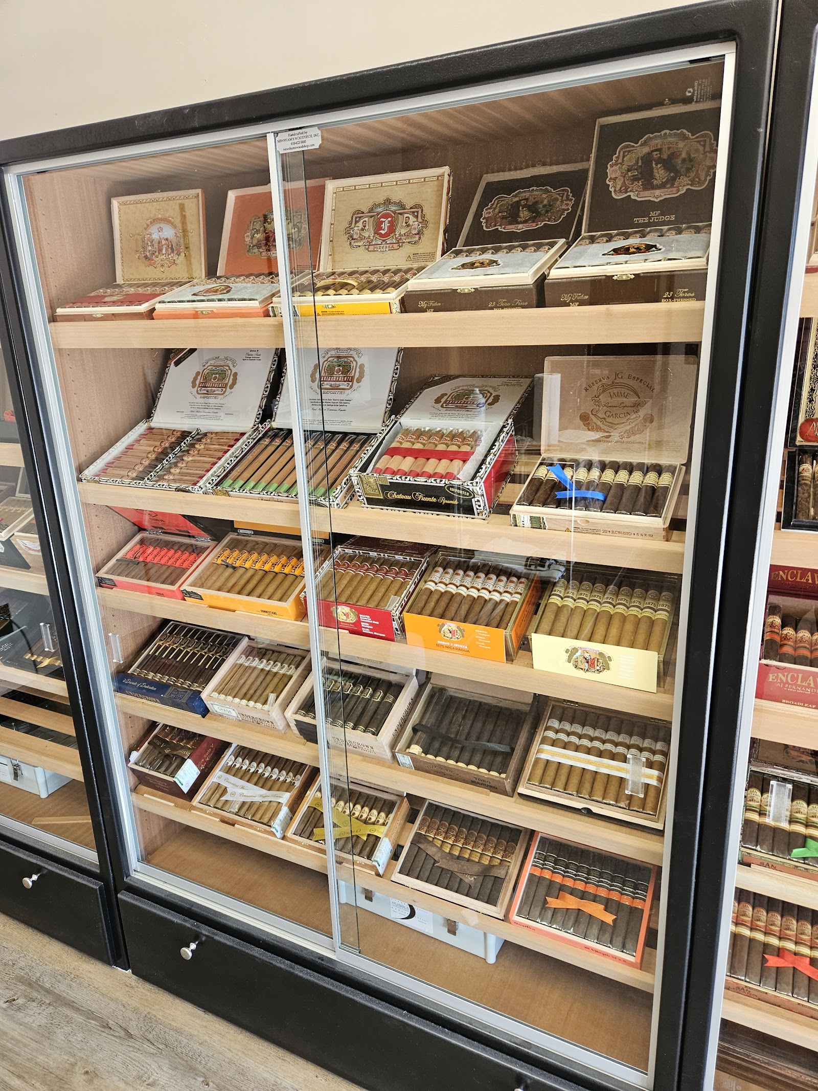 J&B Cigar Club Inc. photo 5