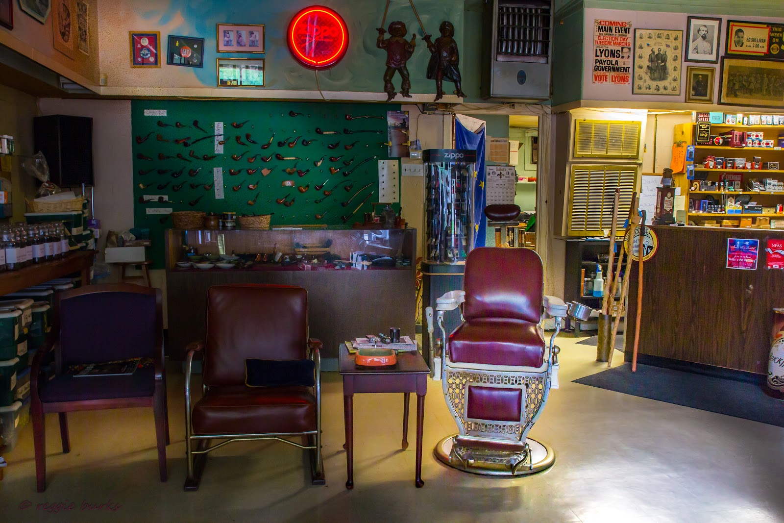 Jewel's Cigar & Briar Shop photo 8