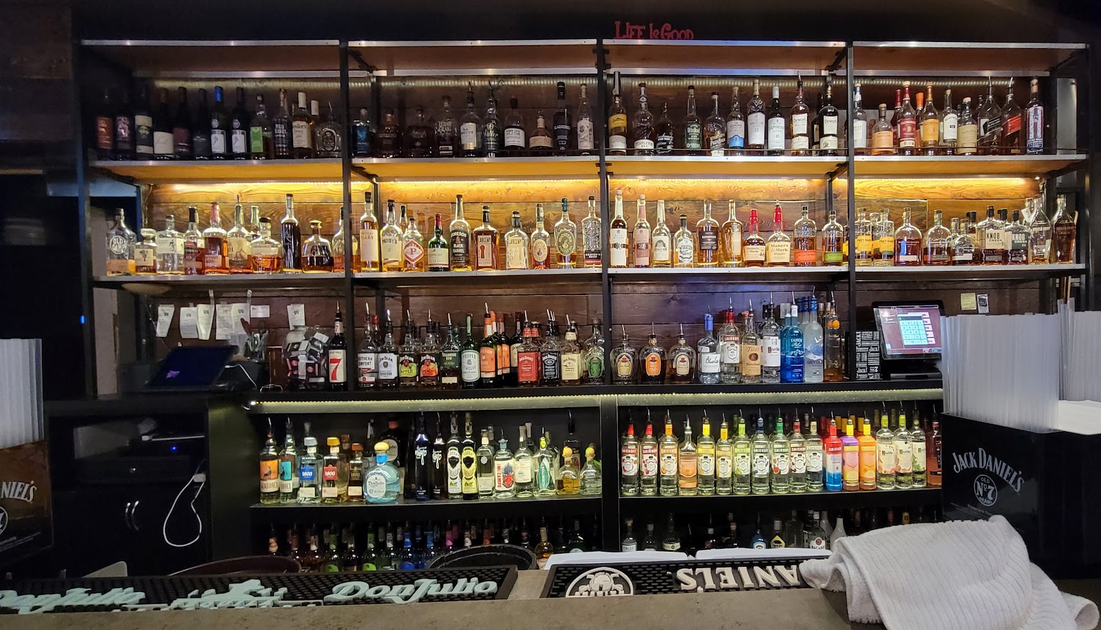 Jimmy G's Cigar Bar photo 2