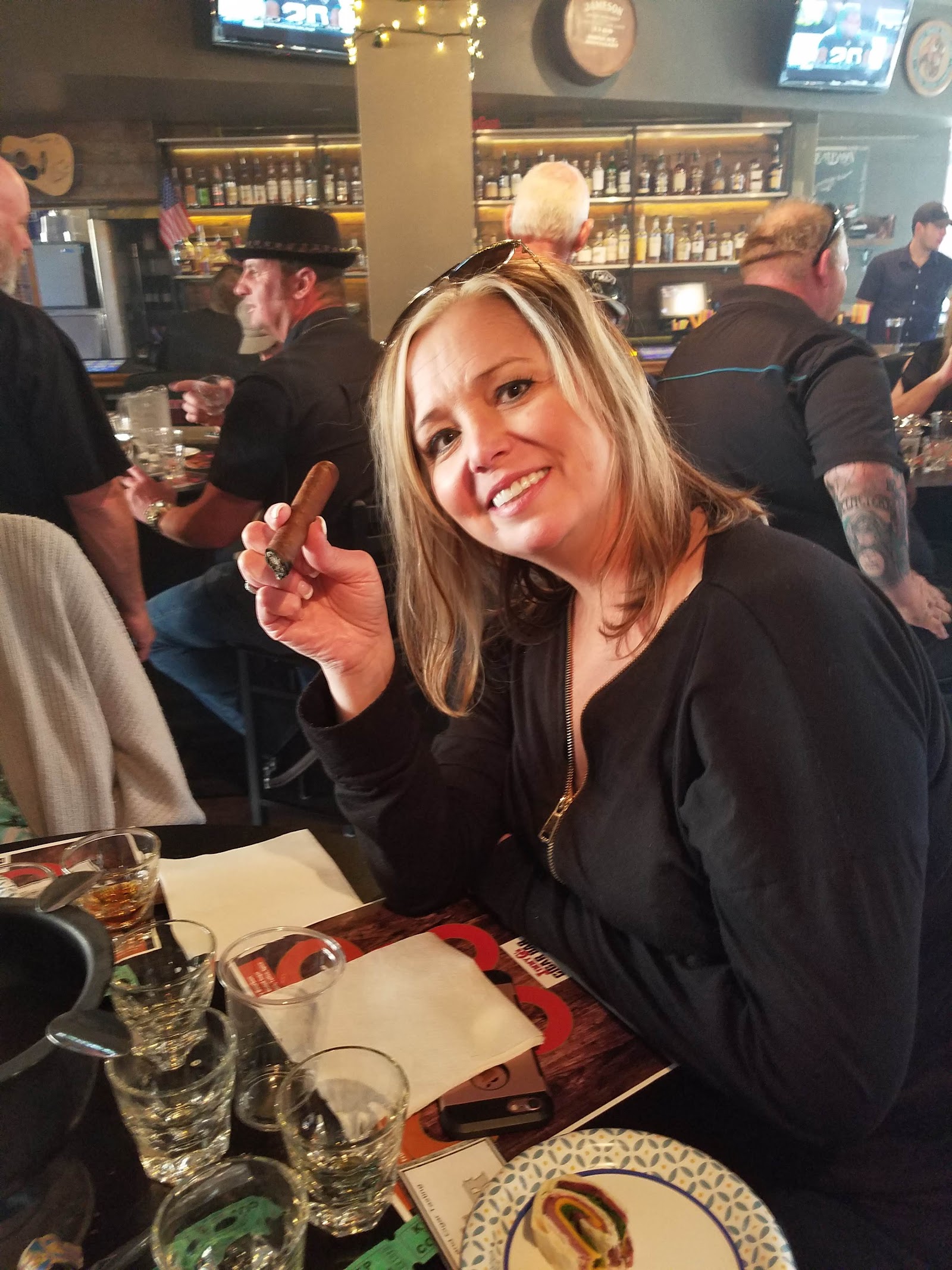 Jimmy G's Cigar Bar photo 8