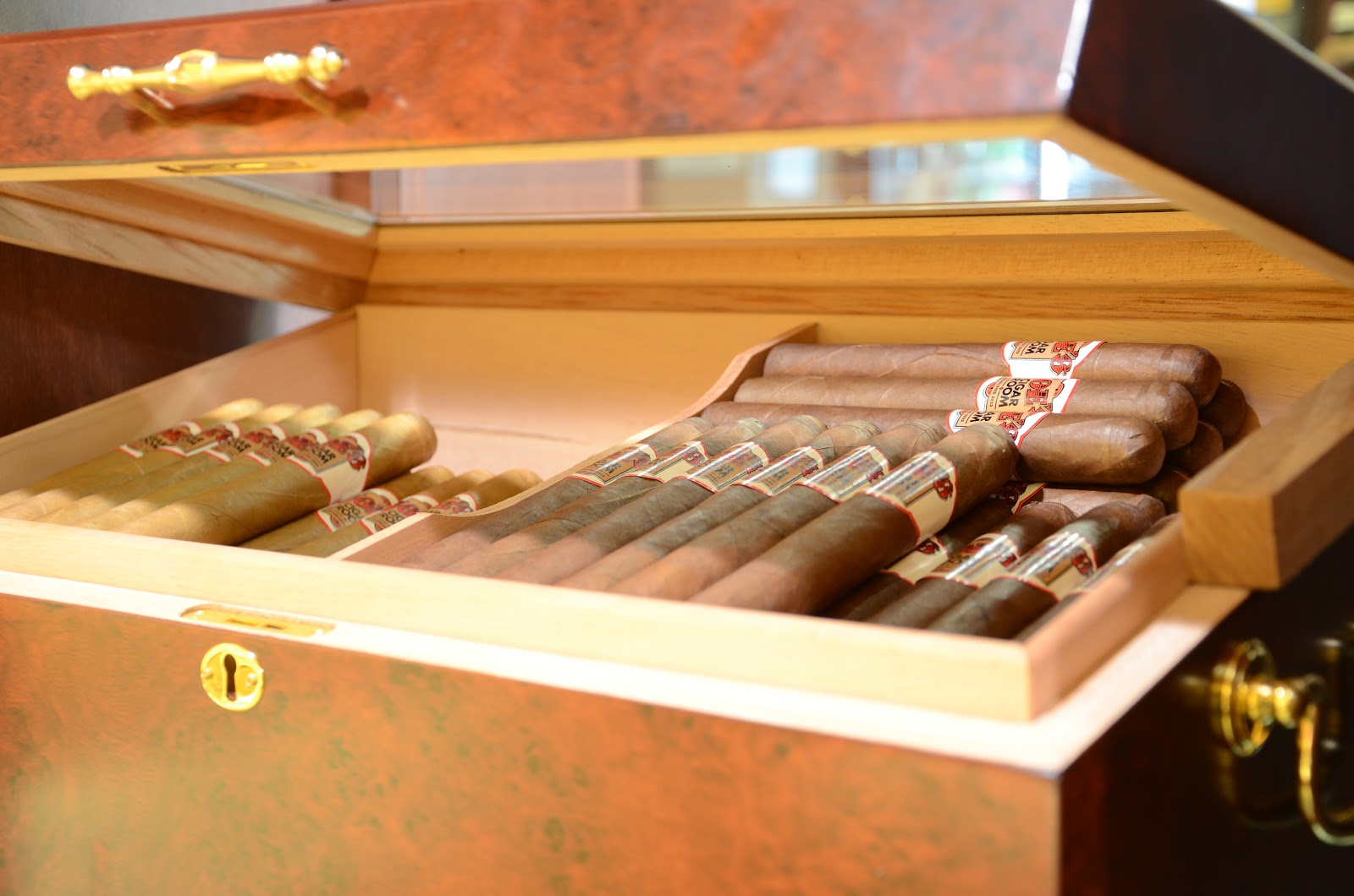 Joe's Cigar Room photo 10