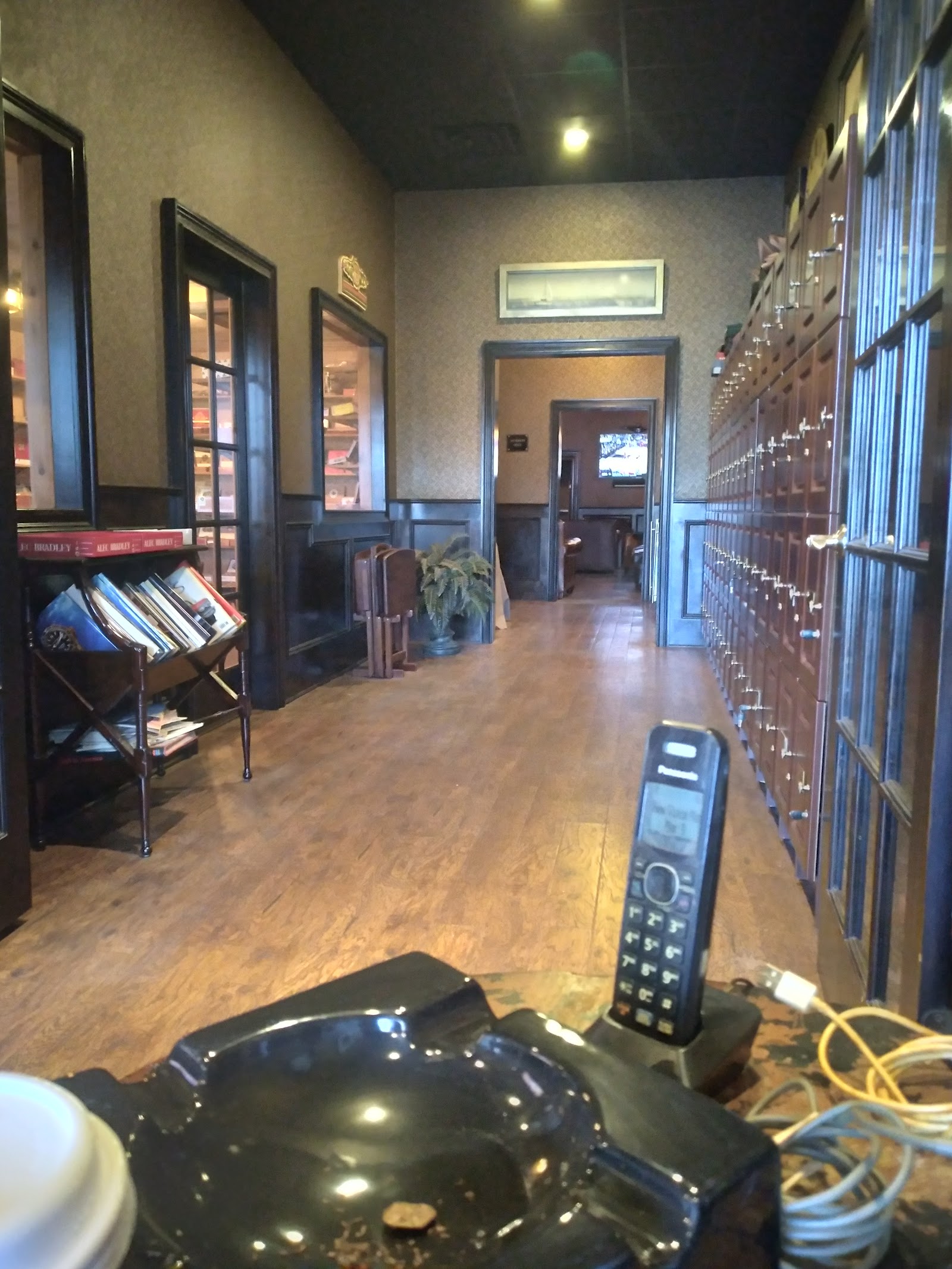 Joe's Cigars & Social Club photo 4