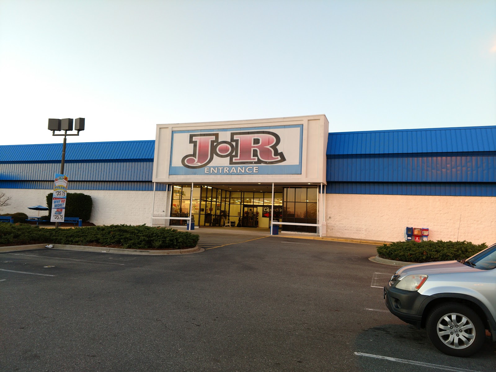 JR Cigar Outlet - Burlington