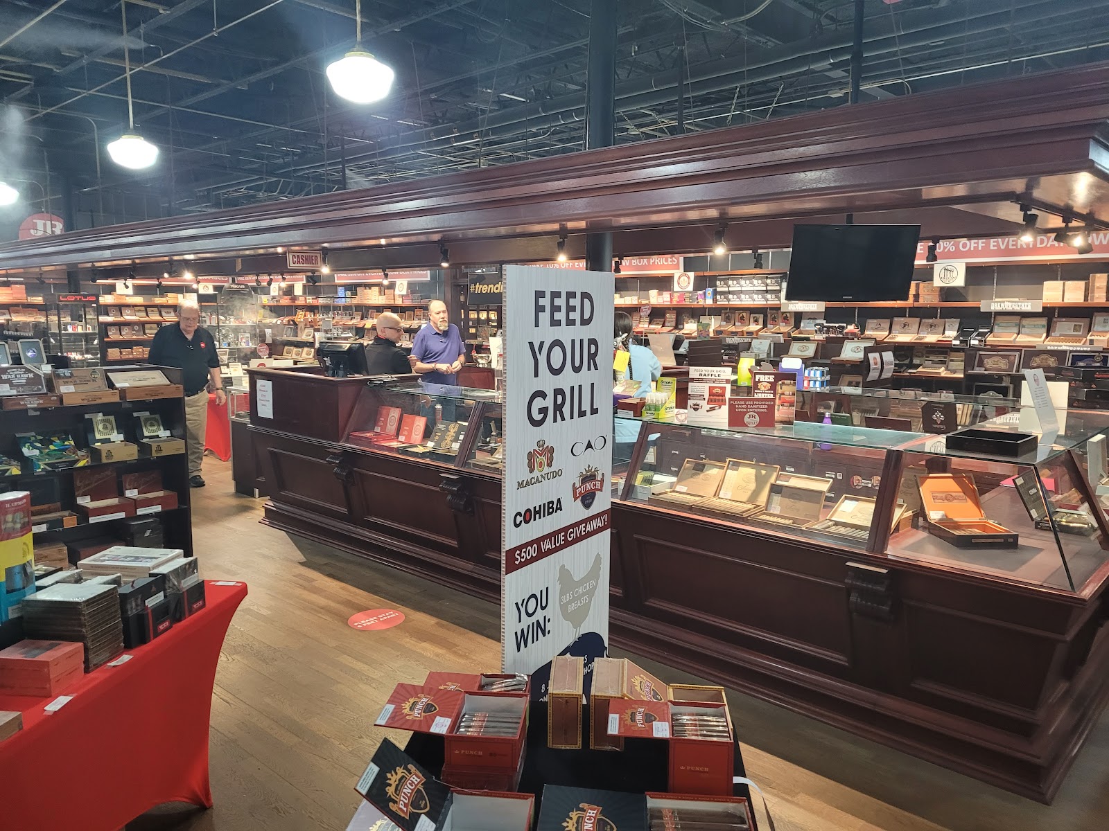 JR Cigar Outlet - Burlington photo 8