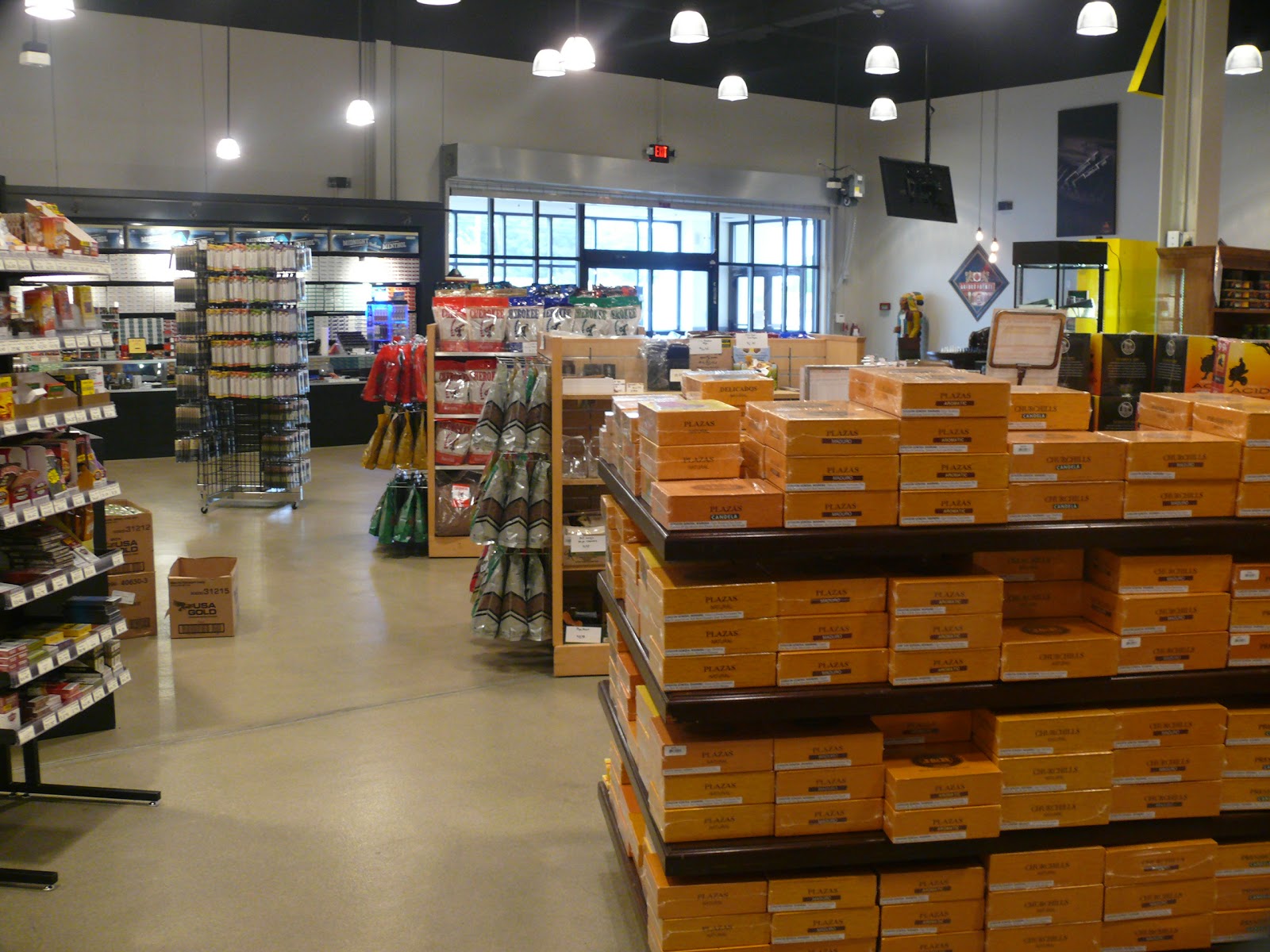 JR Cigar Outlet - Selma photo 9