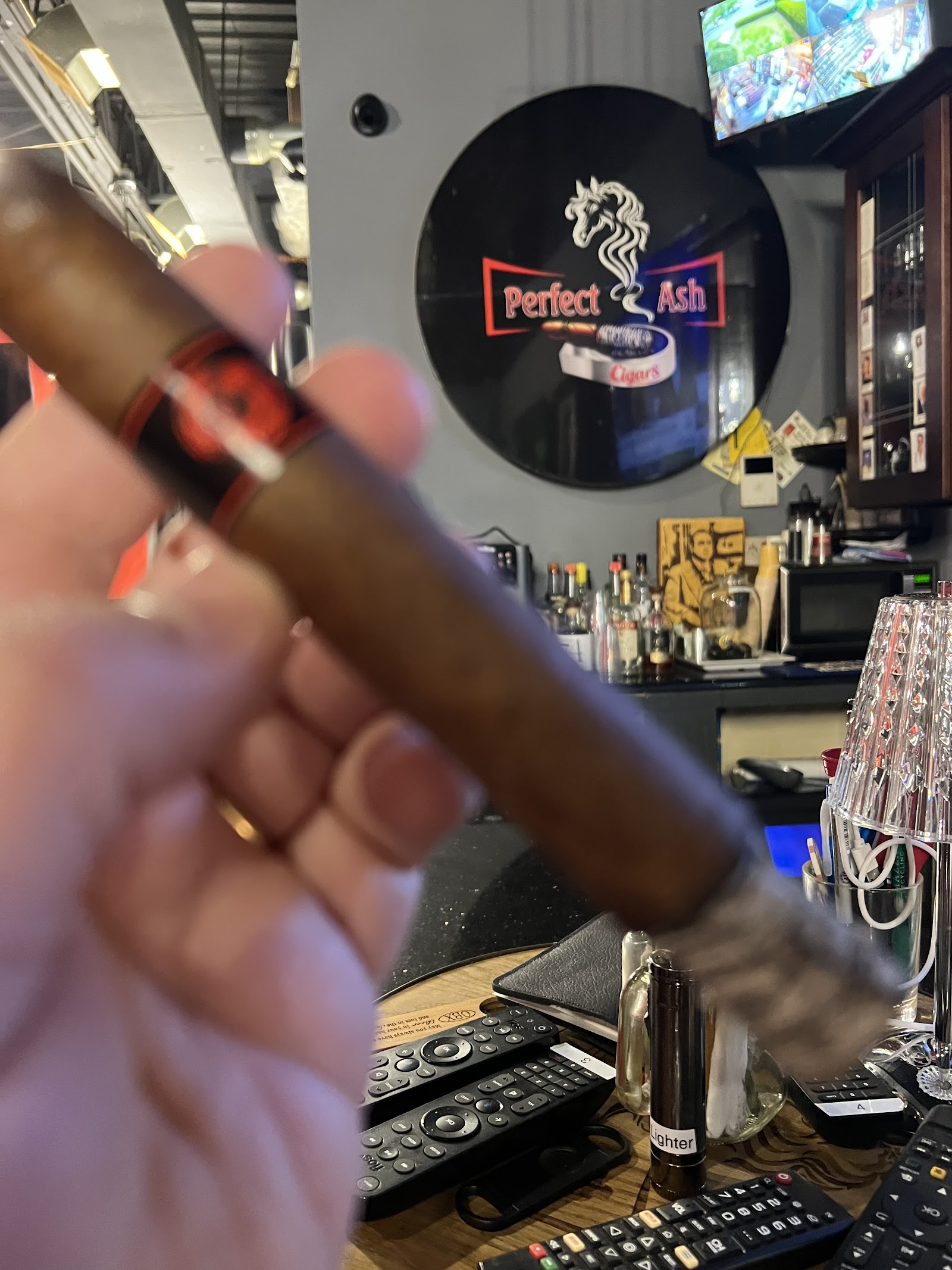 J&R Cigar Shop dba The Perfect Ash Cigars photo 4