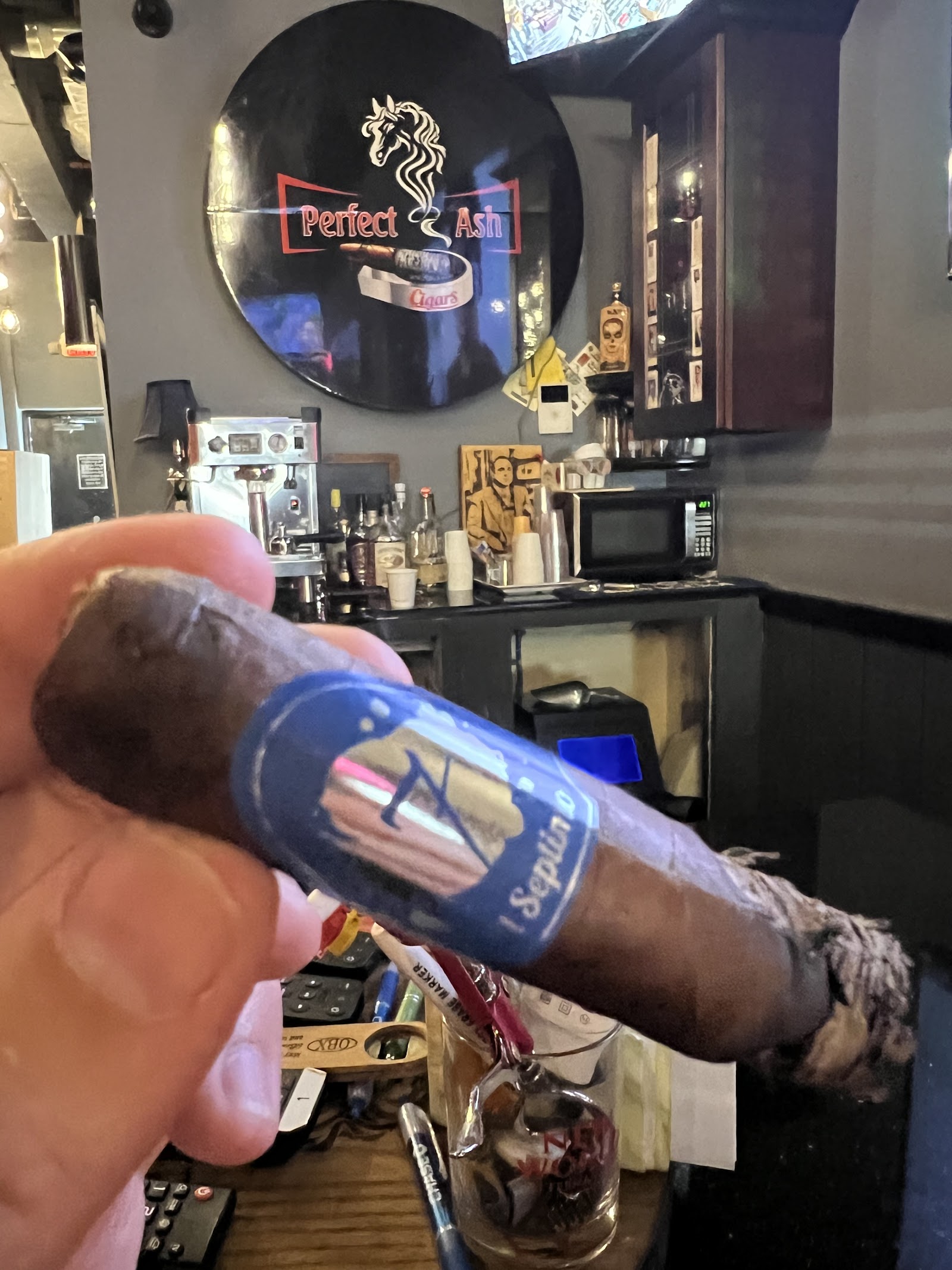 J&R Cigar Shop dba The Perfect Ash Cigars photo 9