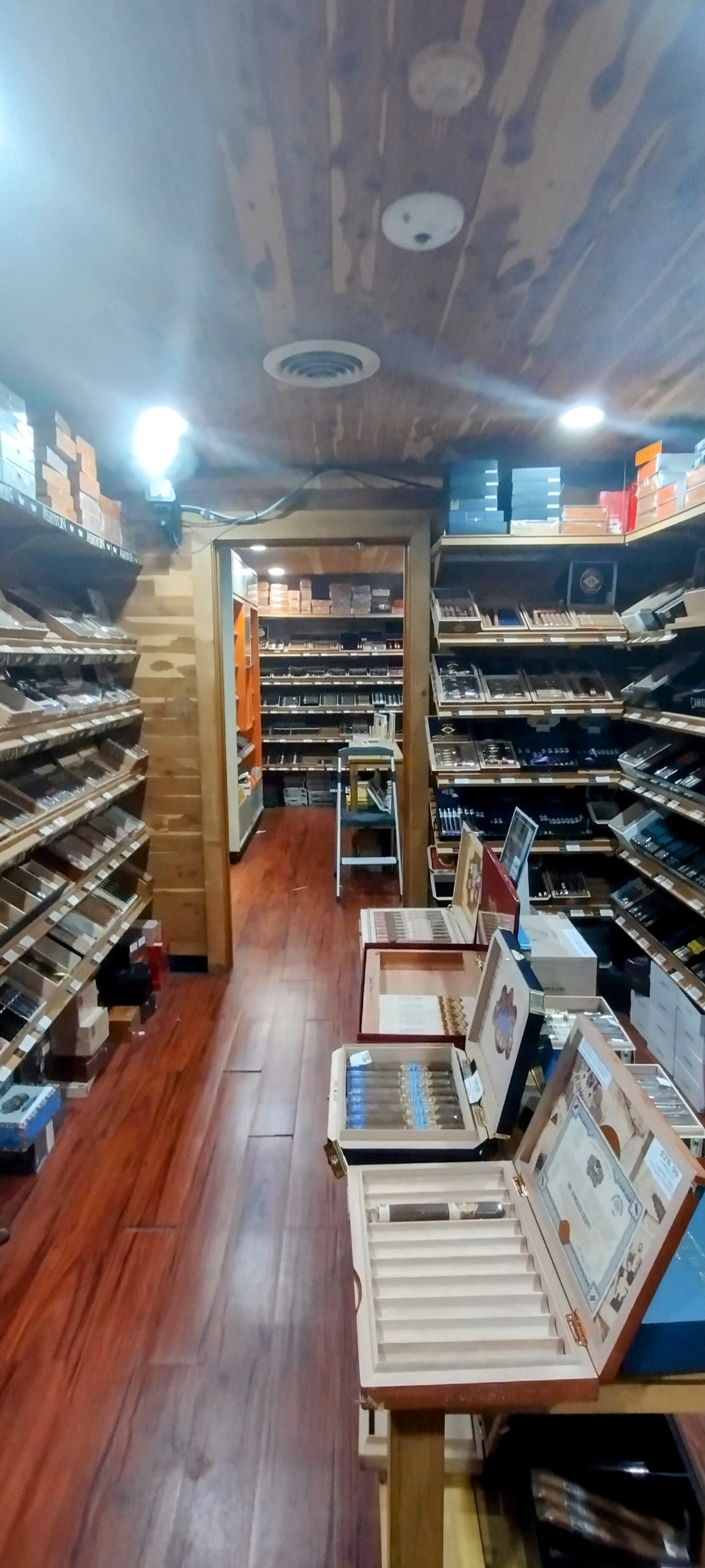 Karma Cigar Bar photo 7