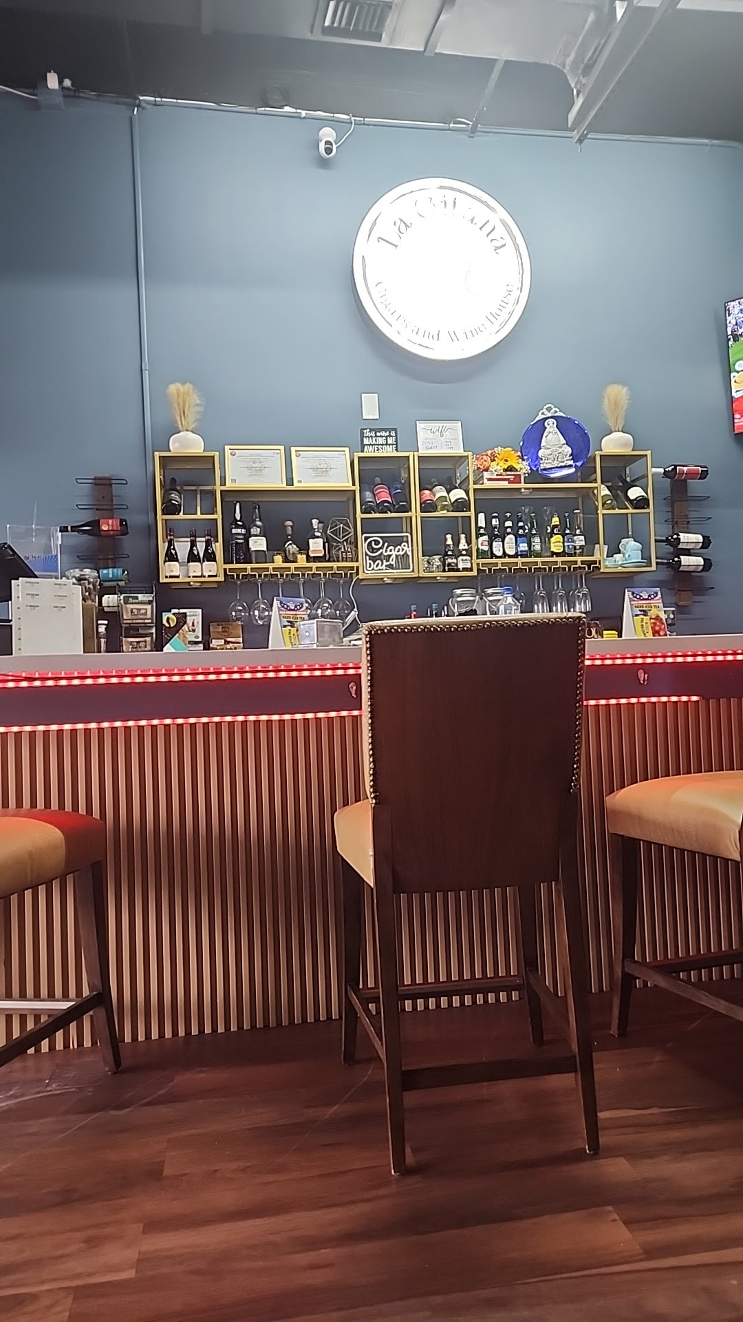 La Gitana Cigars and Wine House photo 3