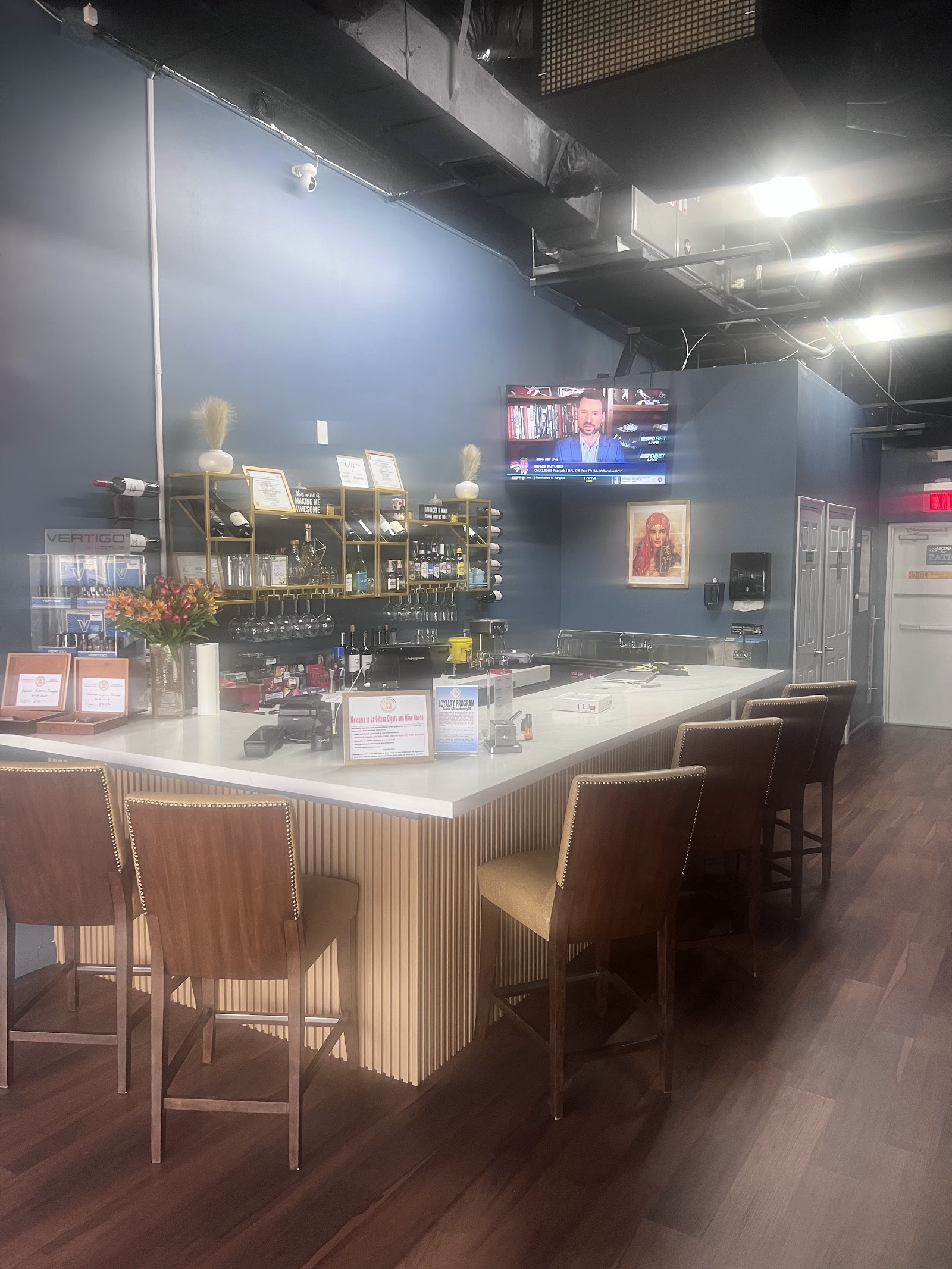 La Gitana Cigars and Wine House photo 4